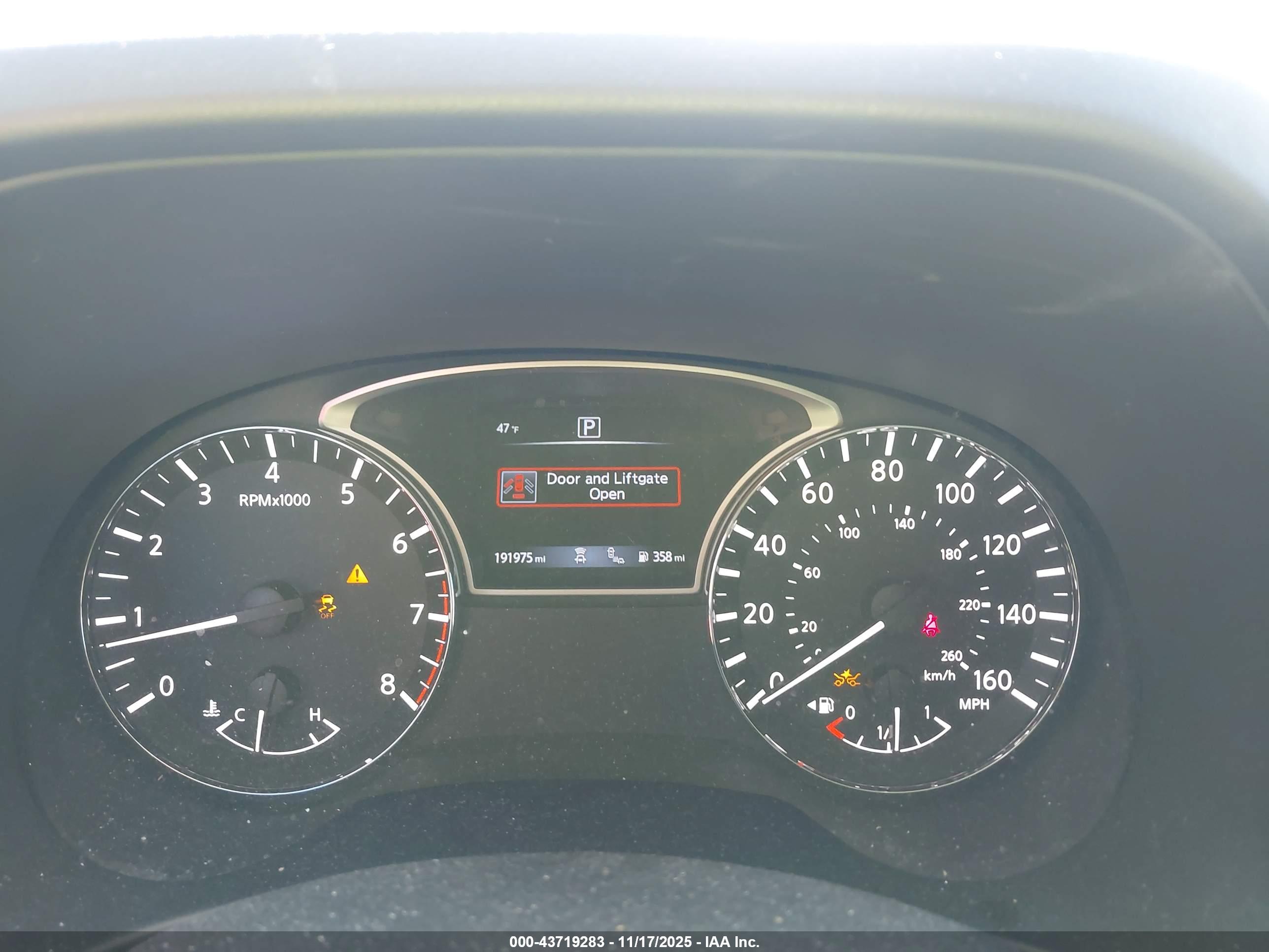 NISSAN PATHFINDER image 7
