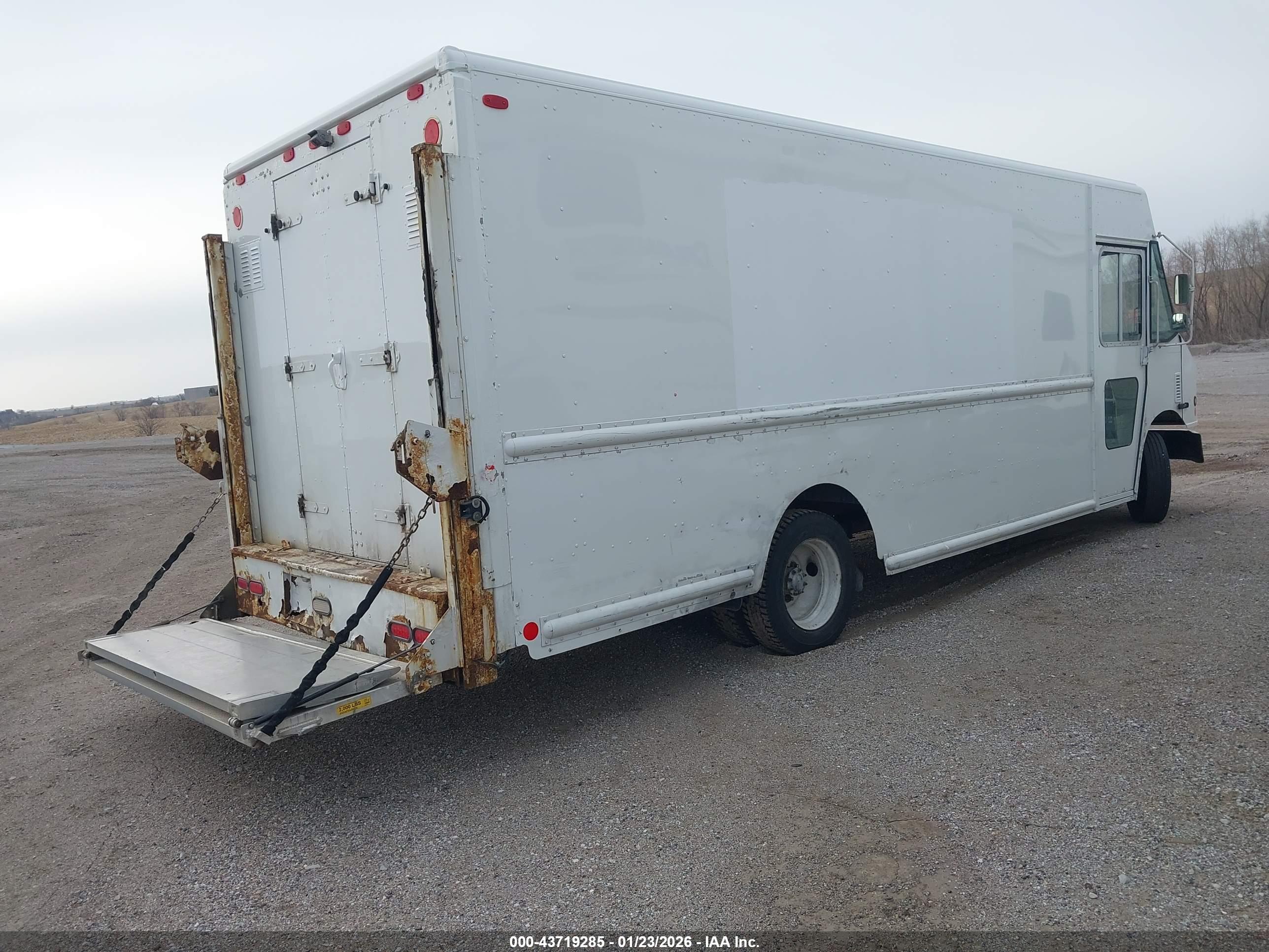 FREIGHTLINER CHASSIS image 4