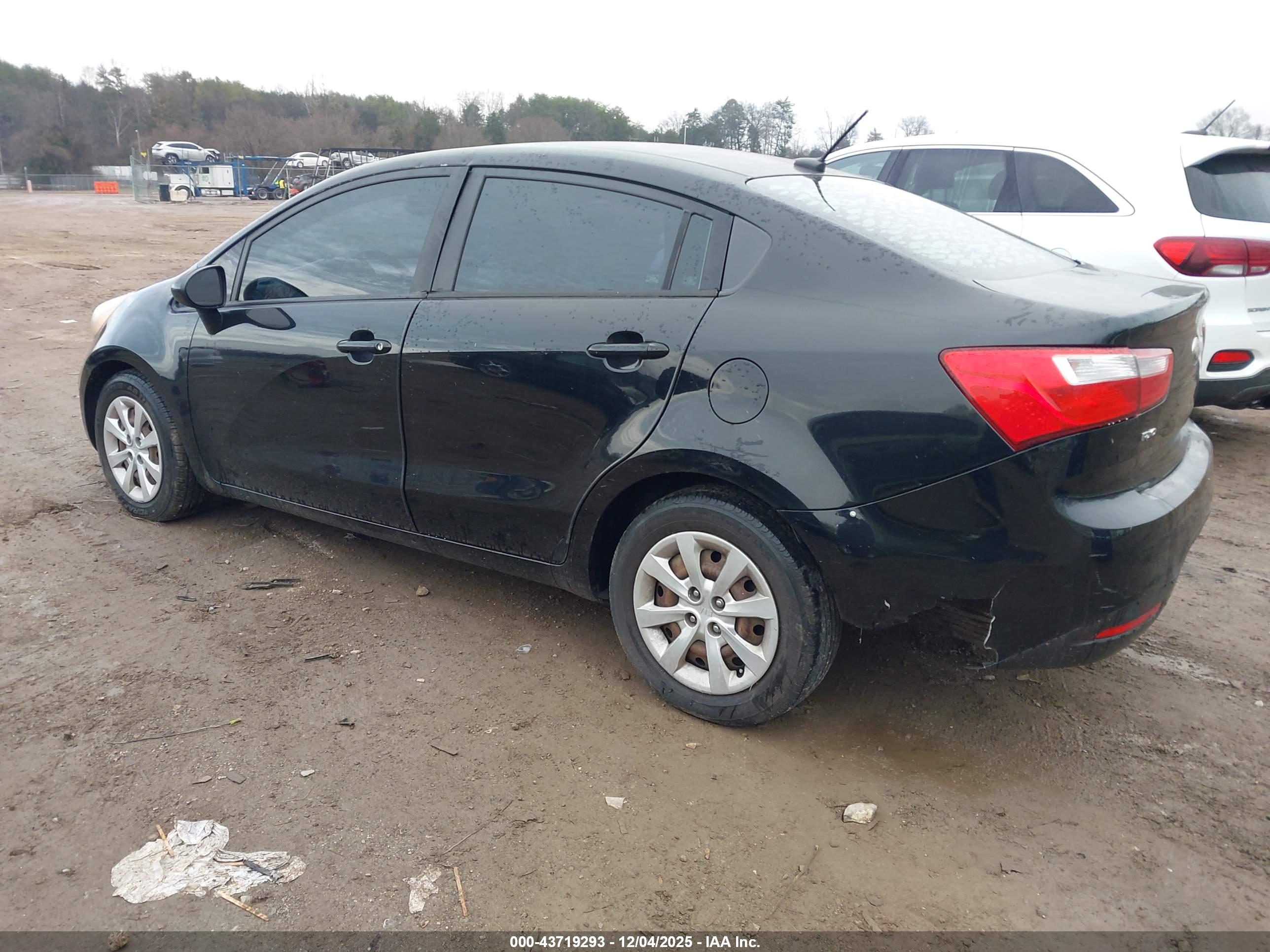 KIA RIO image 3