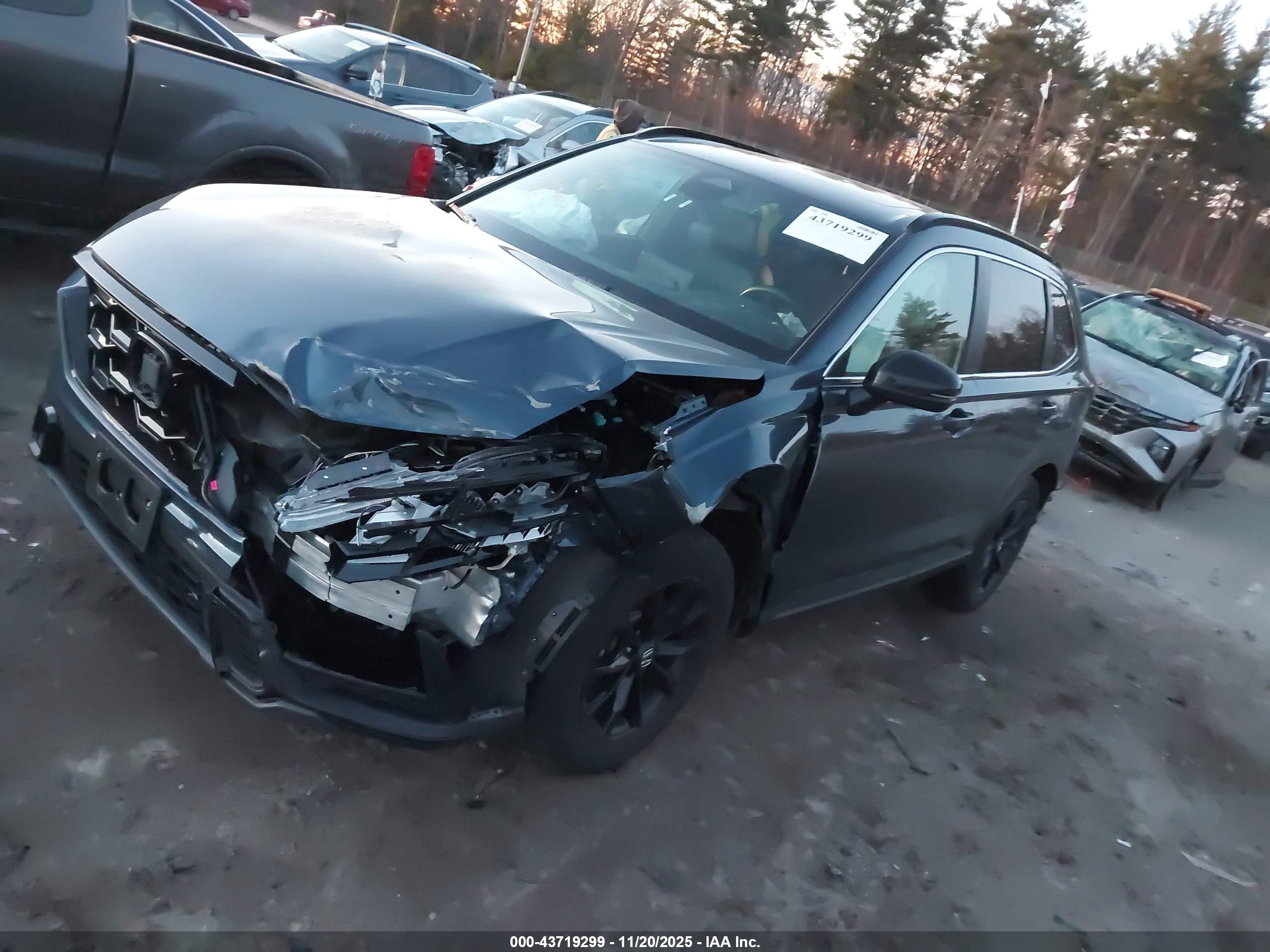 HONDA CR-V image 2