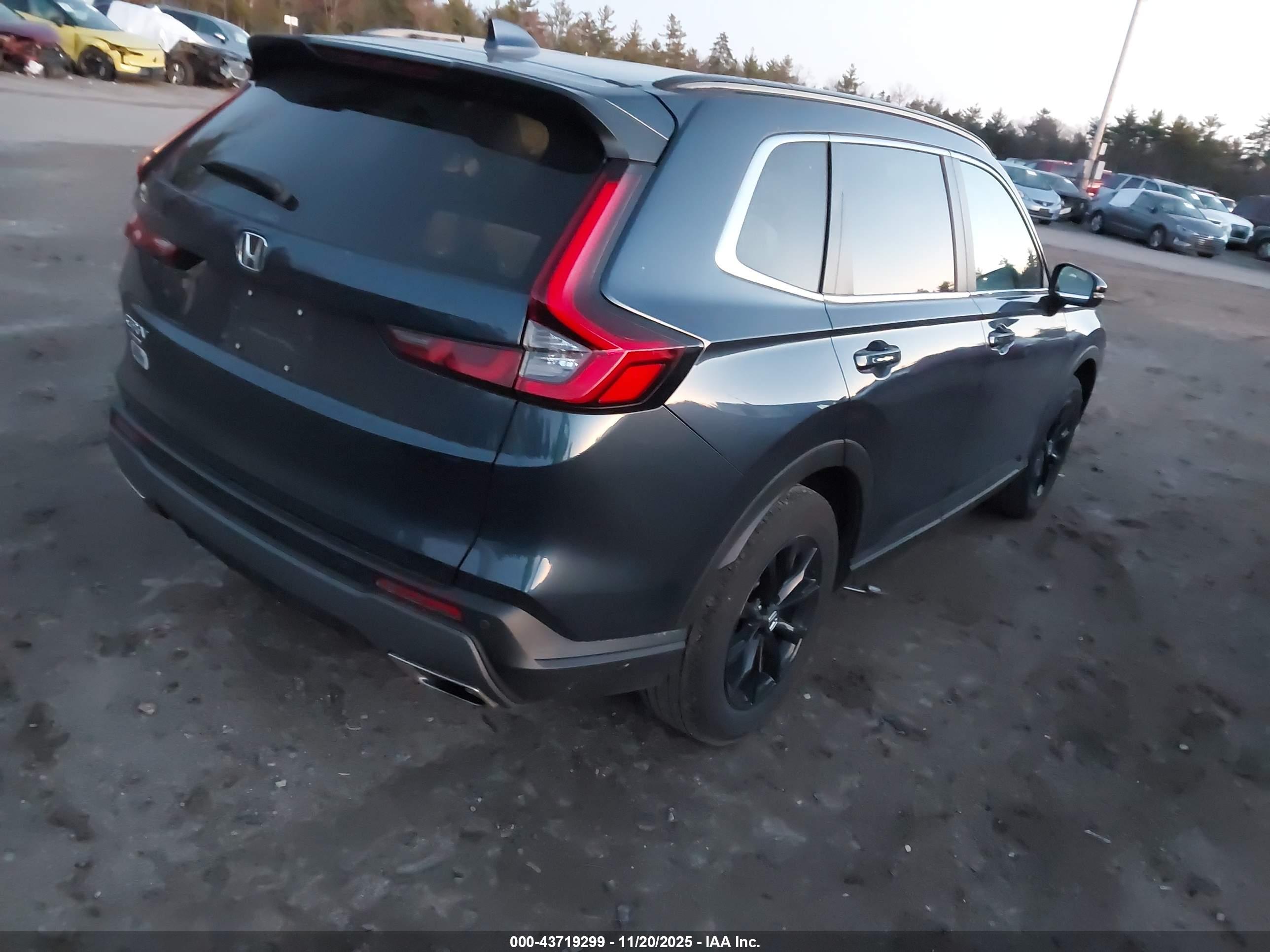 HONDA CR-V image 4