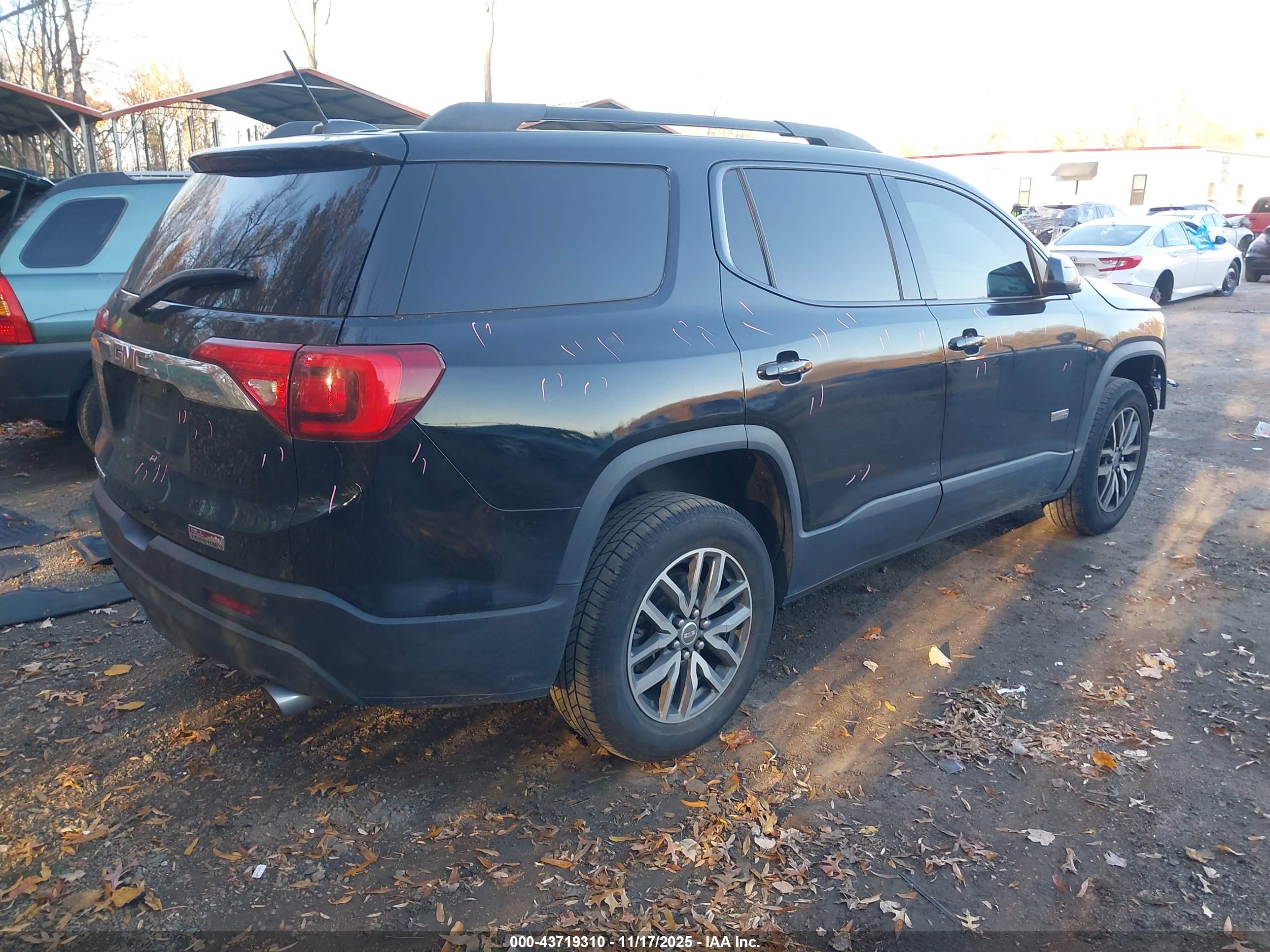 GMC ACADIA image 4