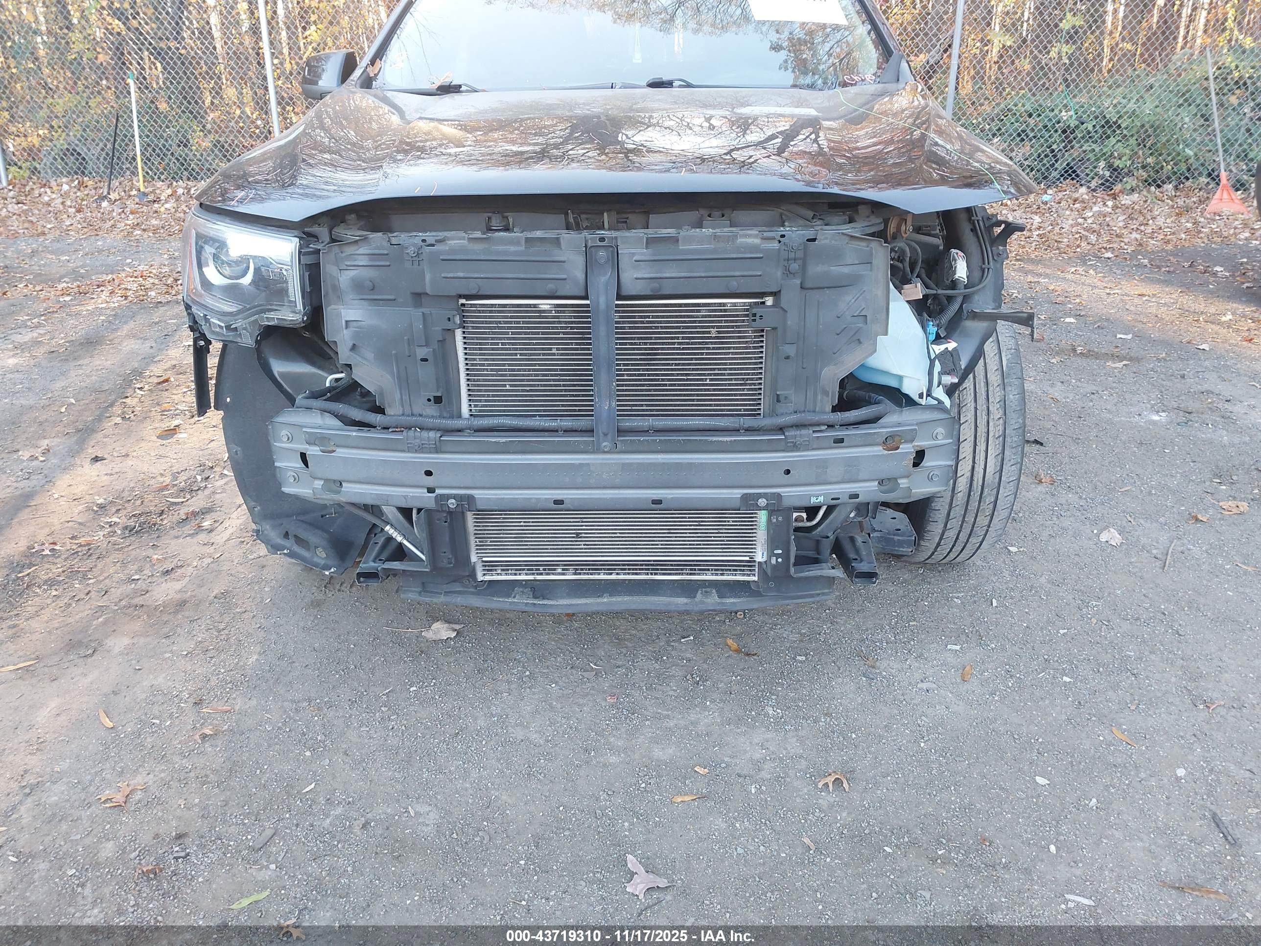 GMC ACADIA image 6