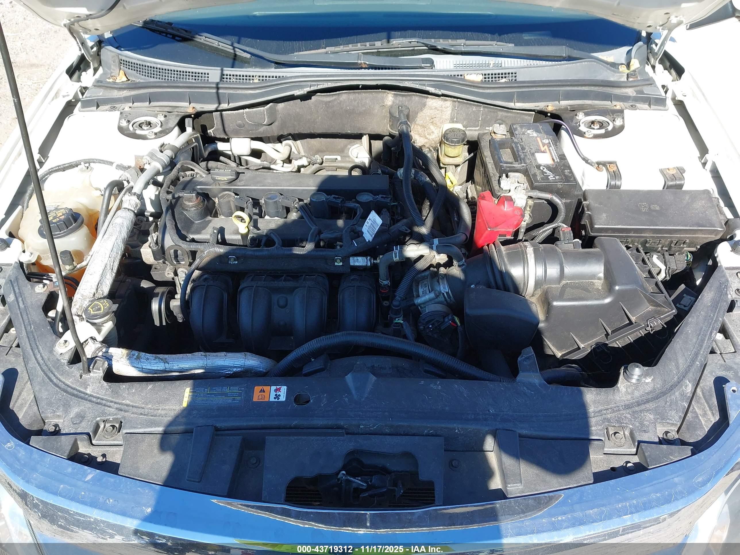 FORD FUSION image 10