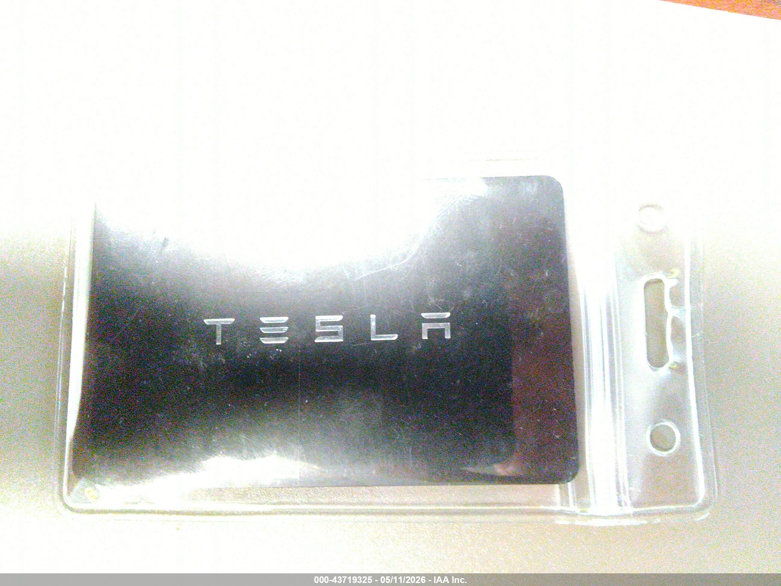 TESLA MODEL image 11