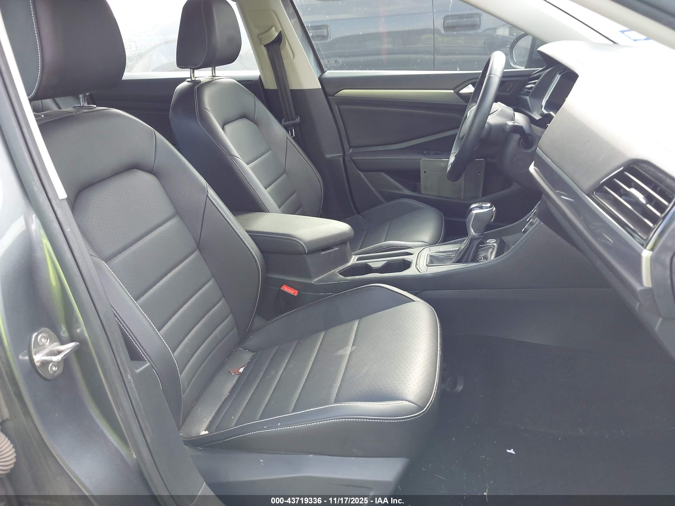 VOLKSWAGEN JETTA image 5