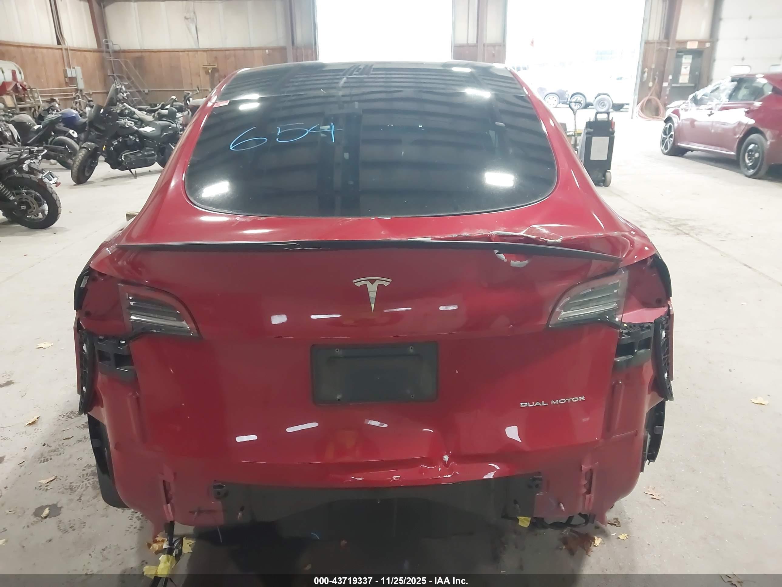 TESLA MODEL image 6