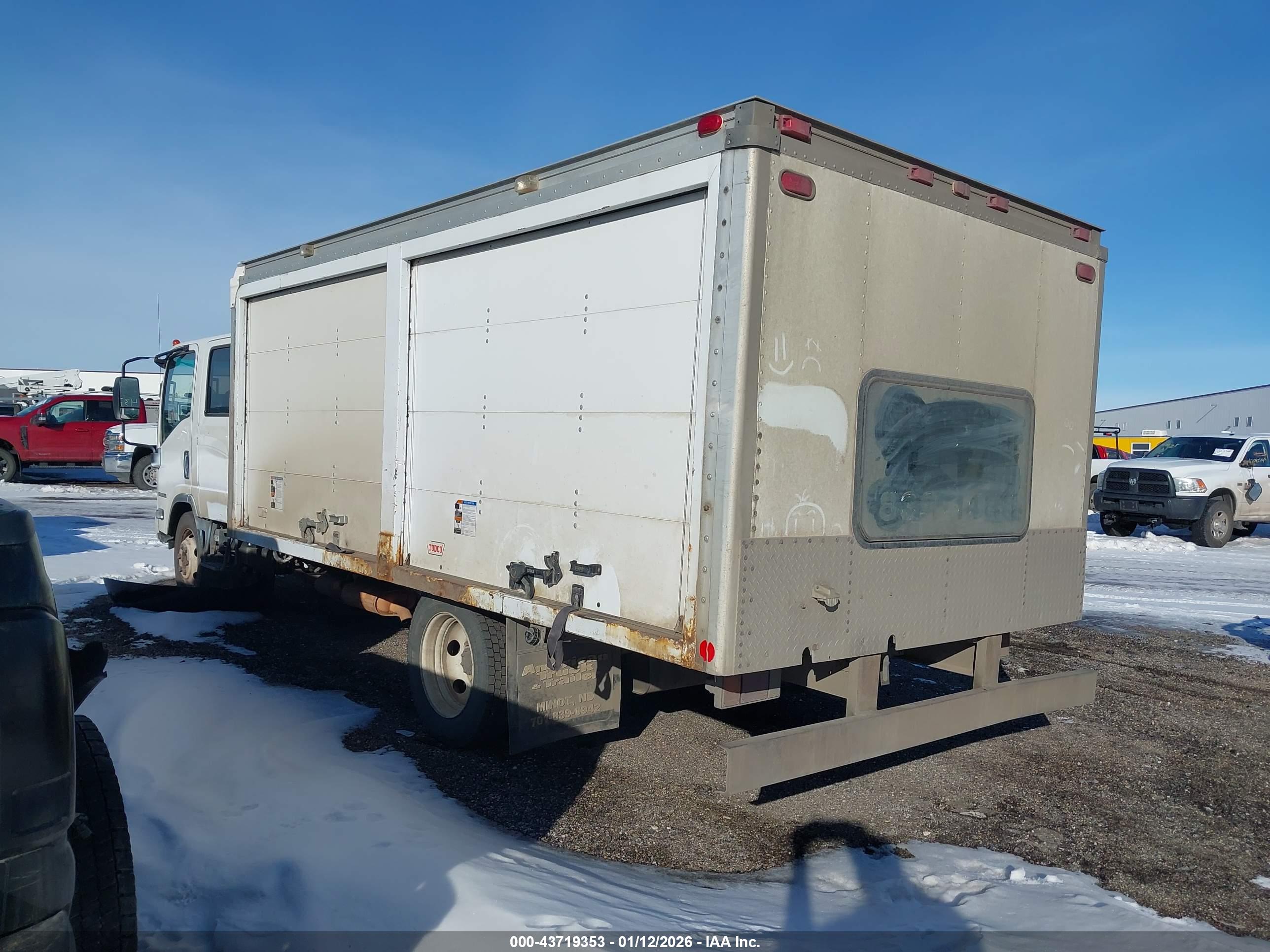 ISUZU NPR image 3