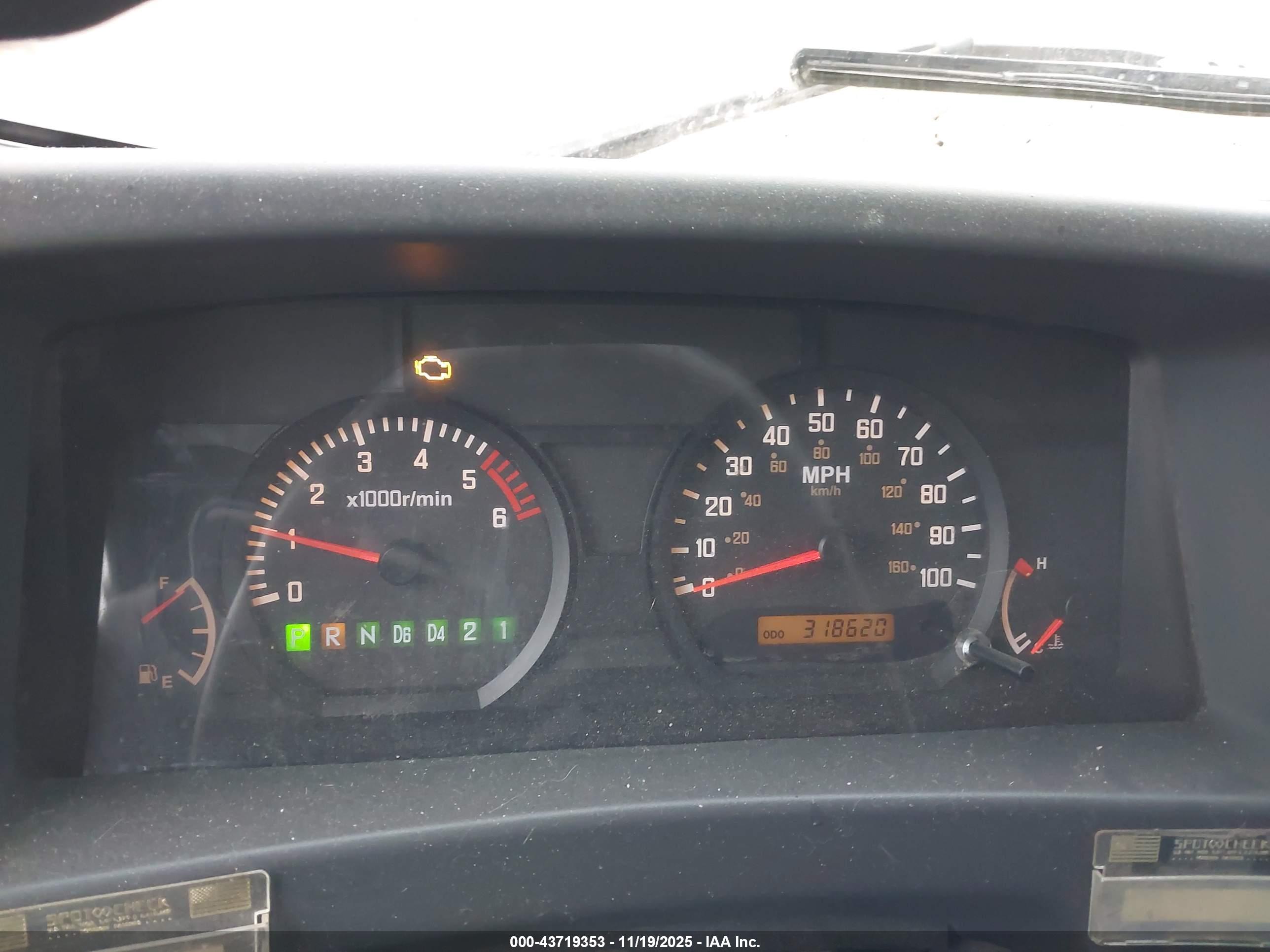 ISUZU NPR image 6
