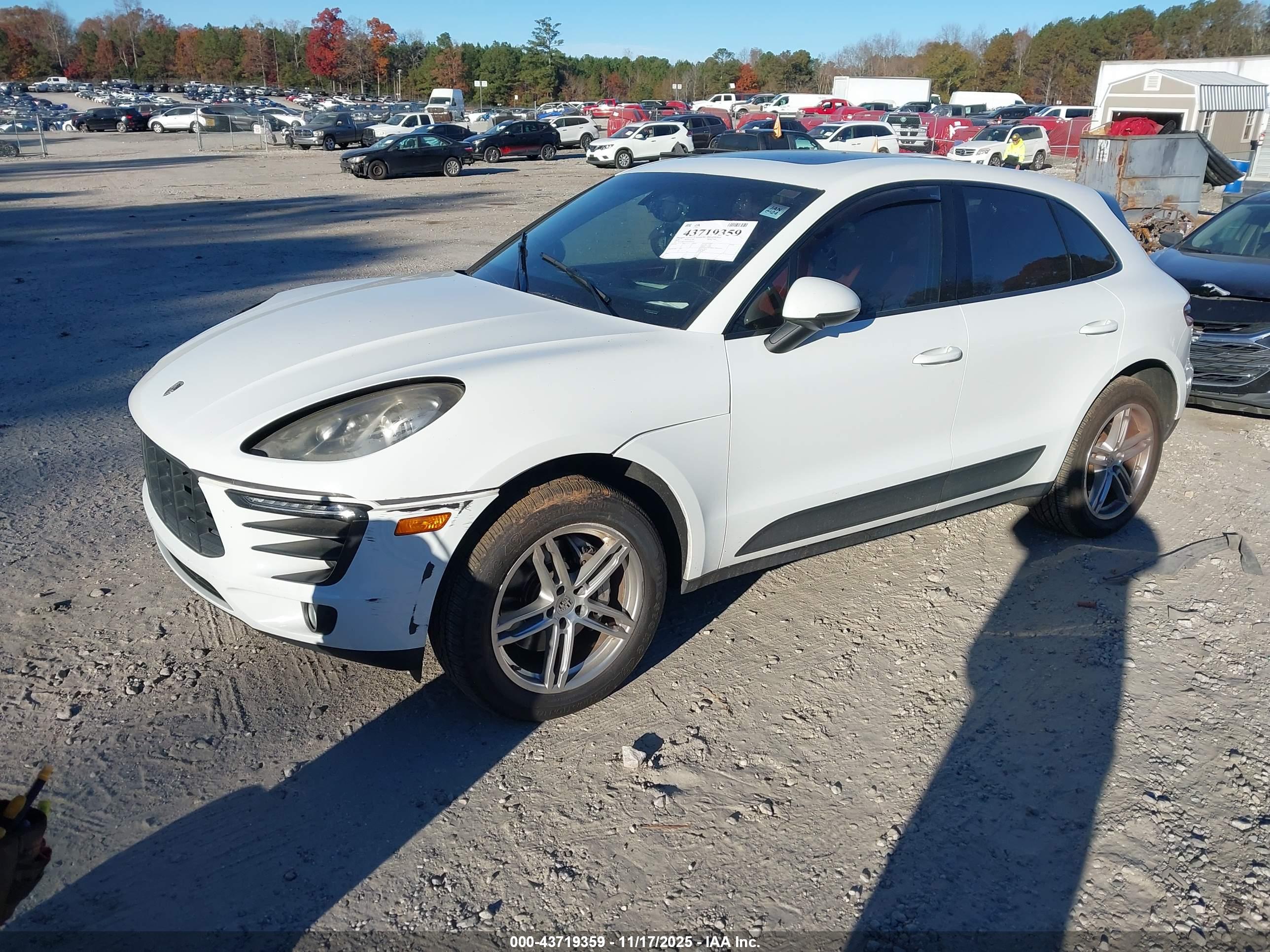 PORSCHE MACAN image 2