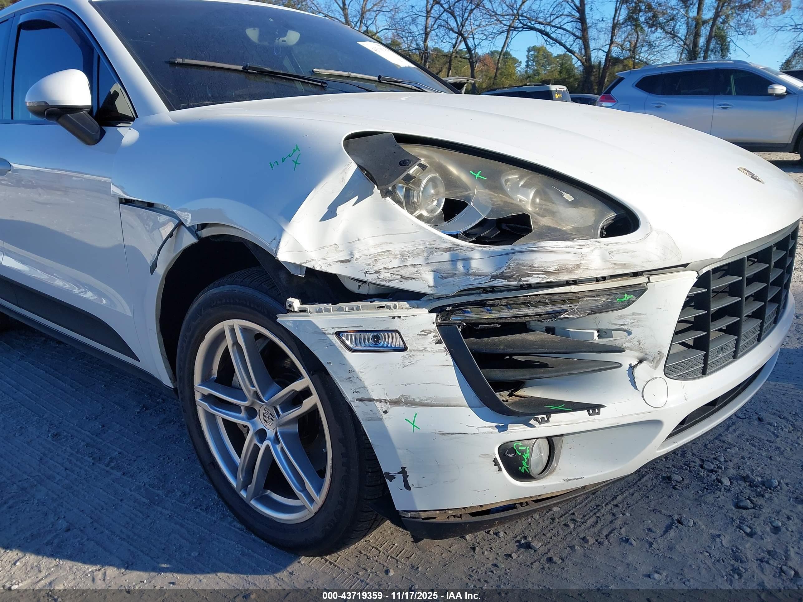 PORSCHE MACAN image 6