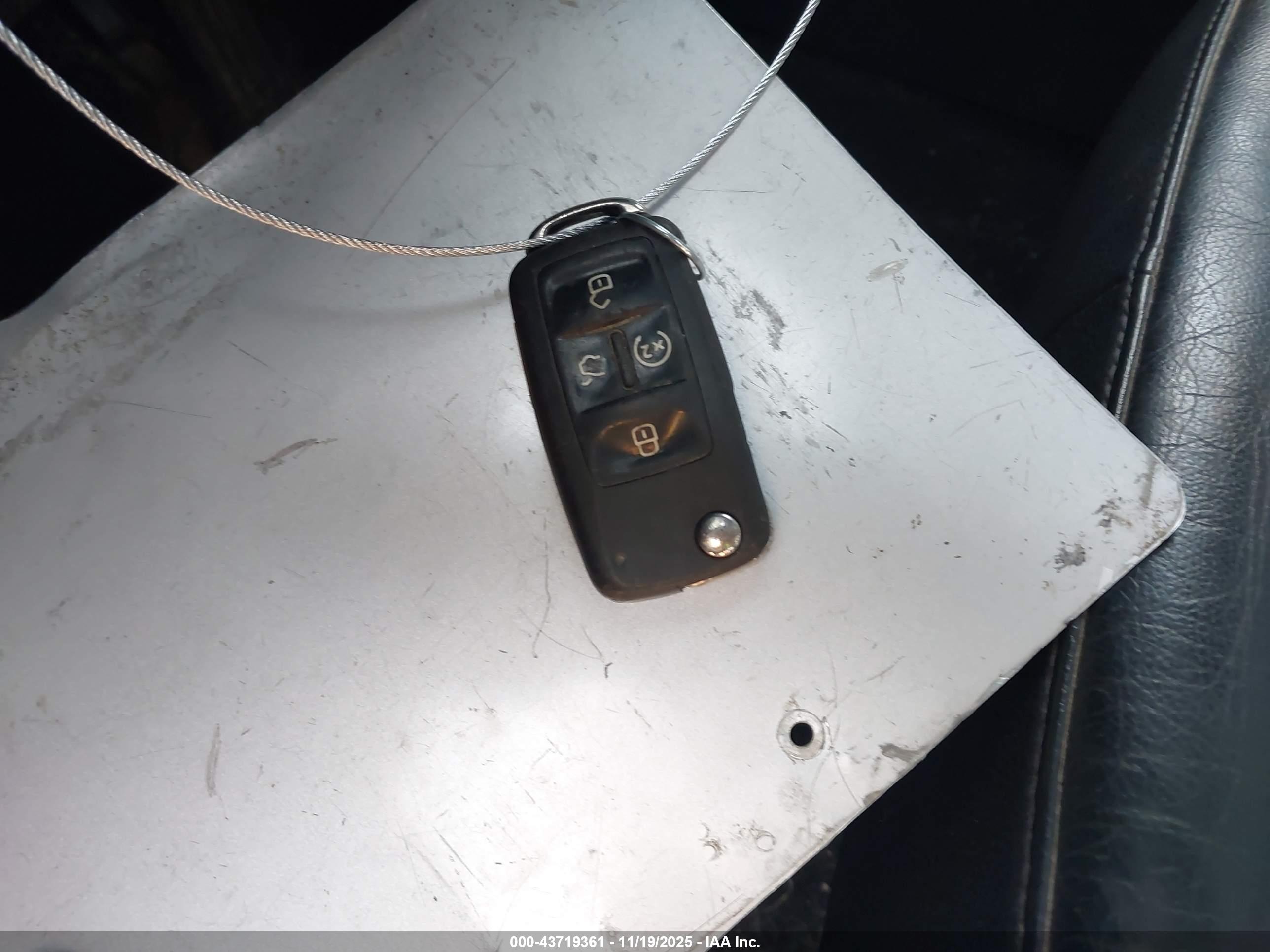 VOLKSWAGEN PASSAT image 11