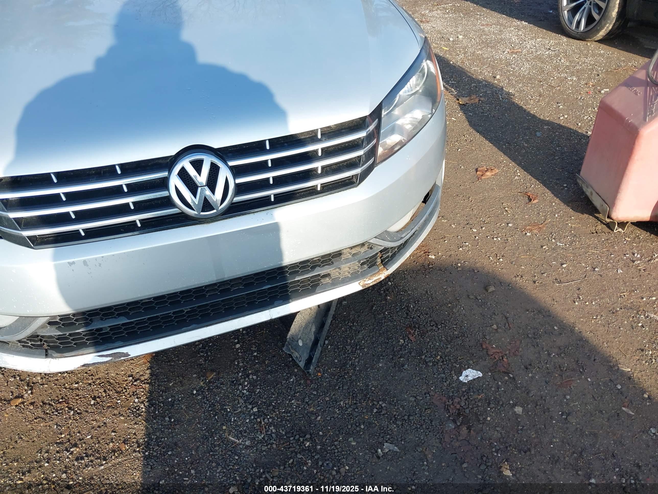 VOLKSWAGEN PASSAT image 6