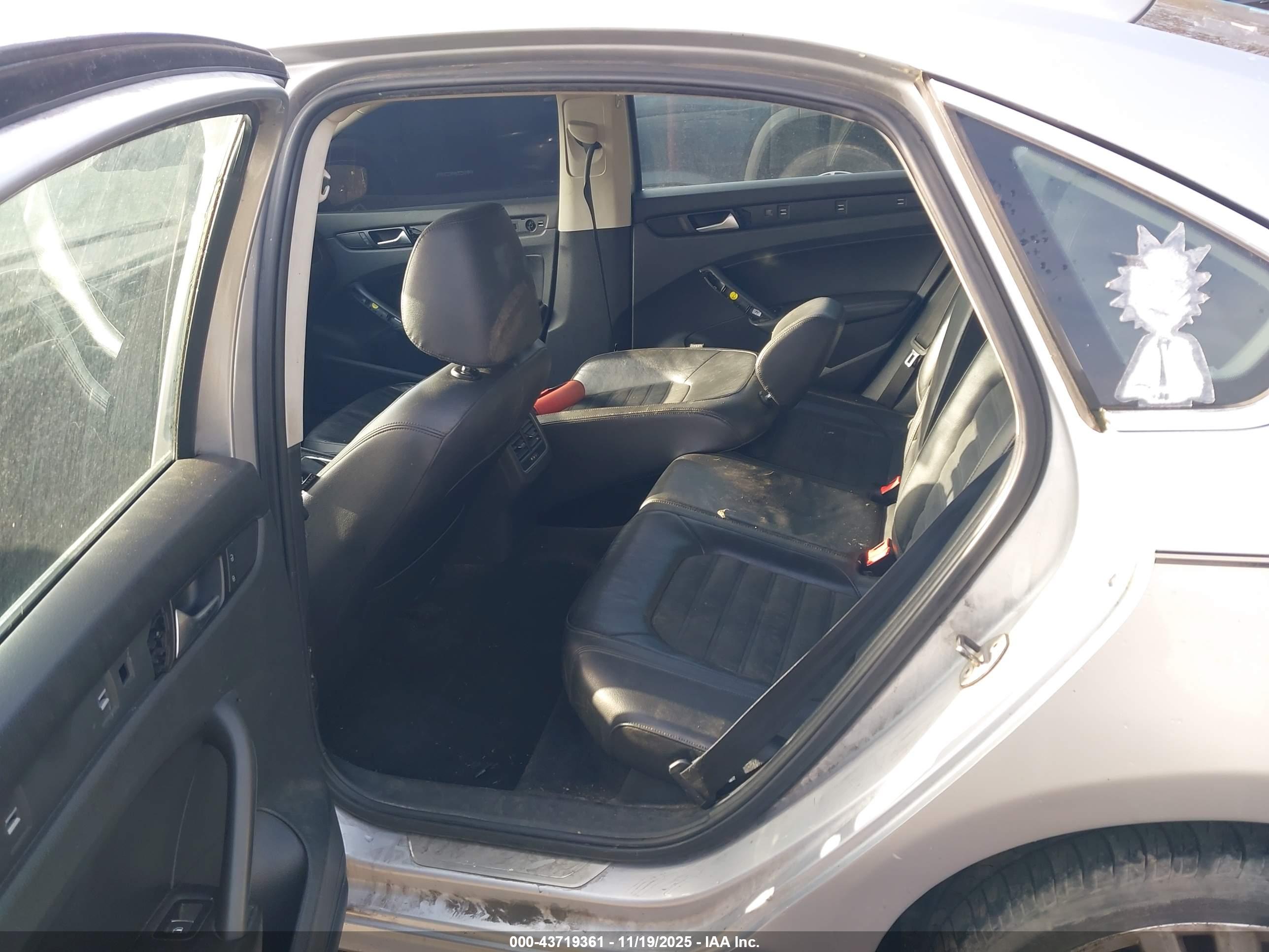 VOLKSWAGEN PASSAT image 8