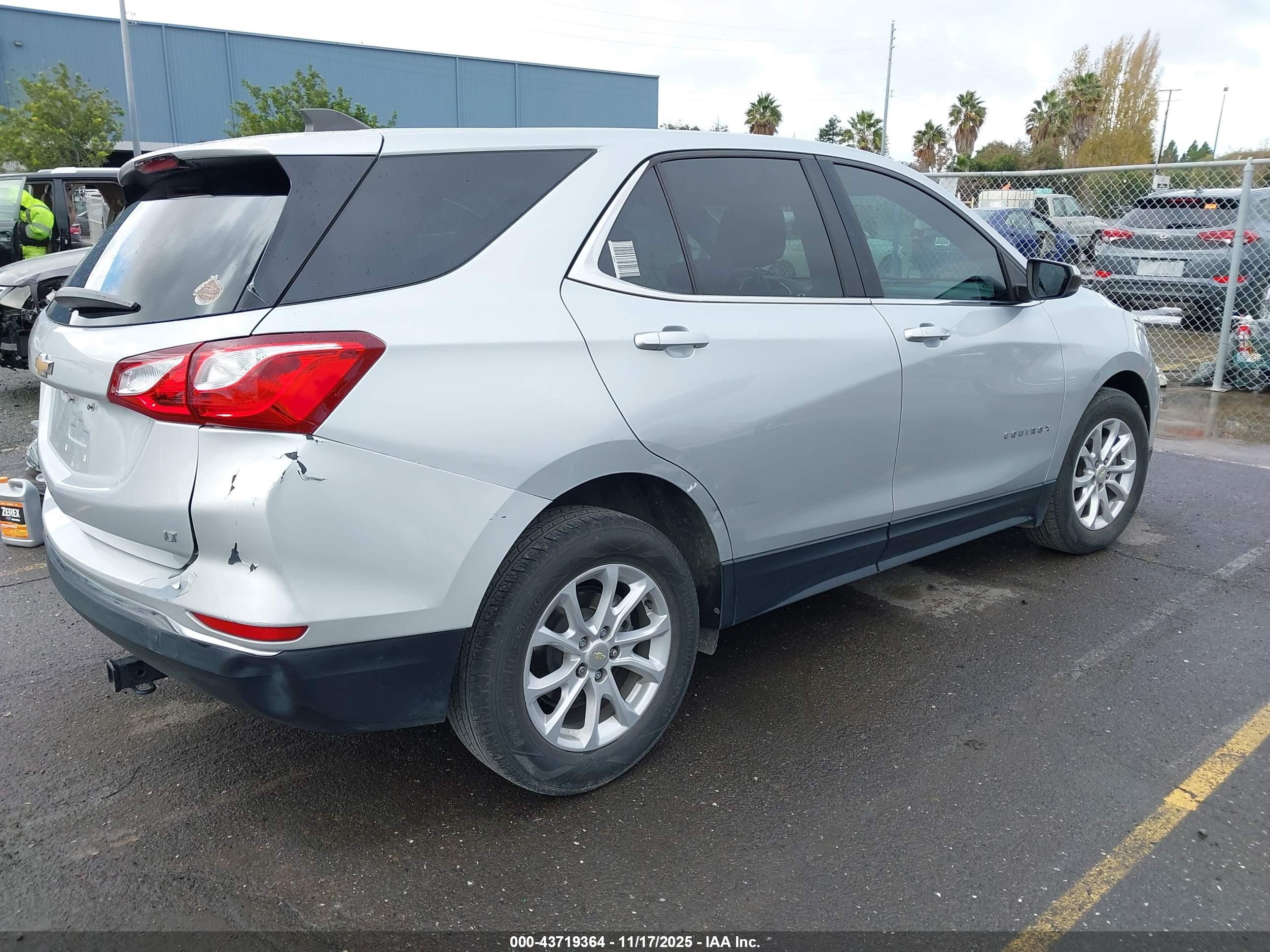 CHEVROLET EQUINOX image 4