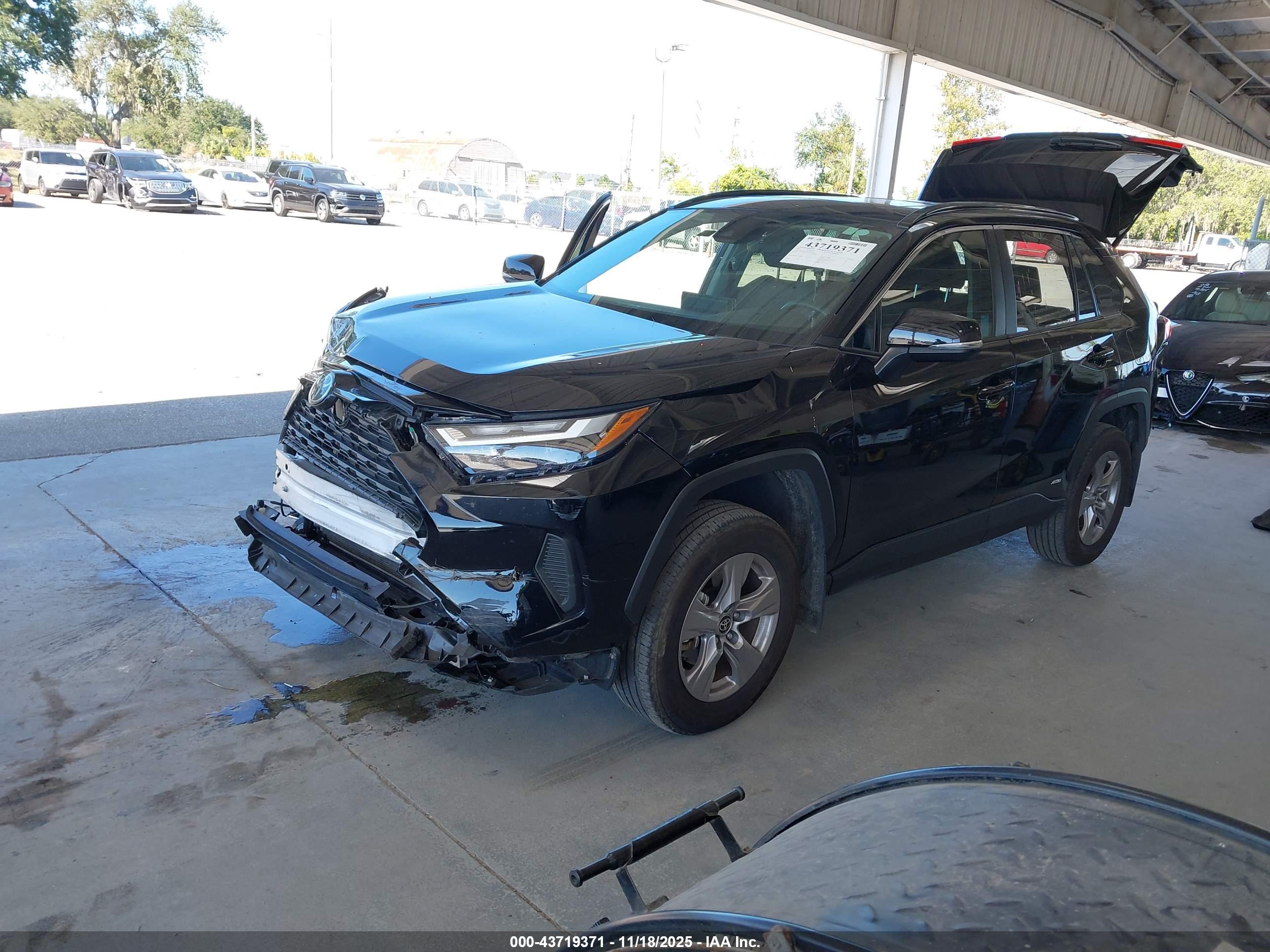 TOYOTA RAV4 image 2