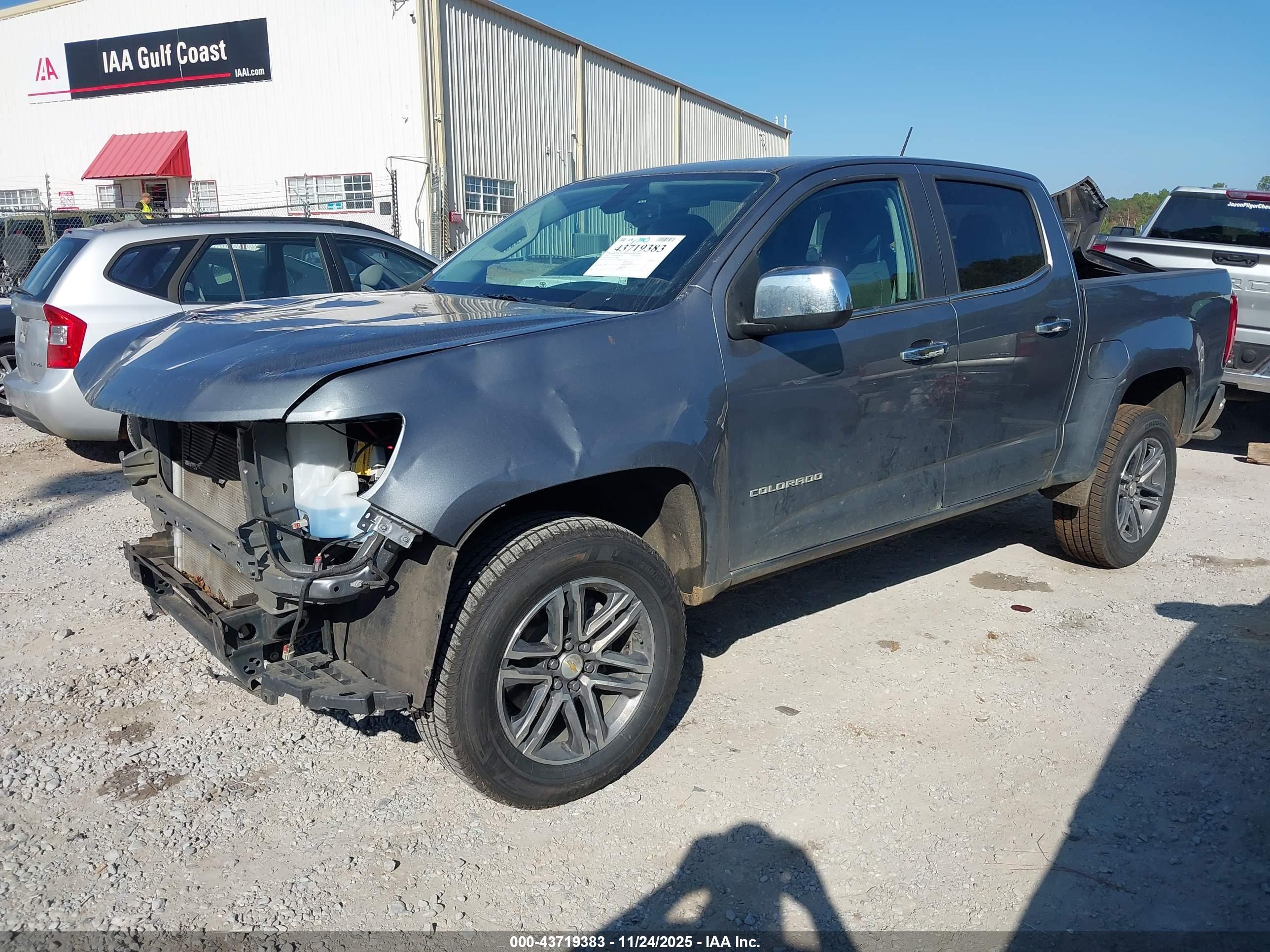 CHEVROLET COLORADO image 2