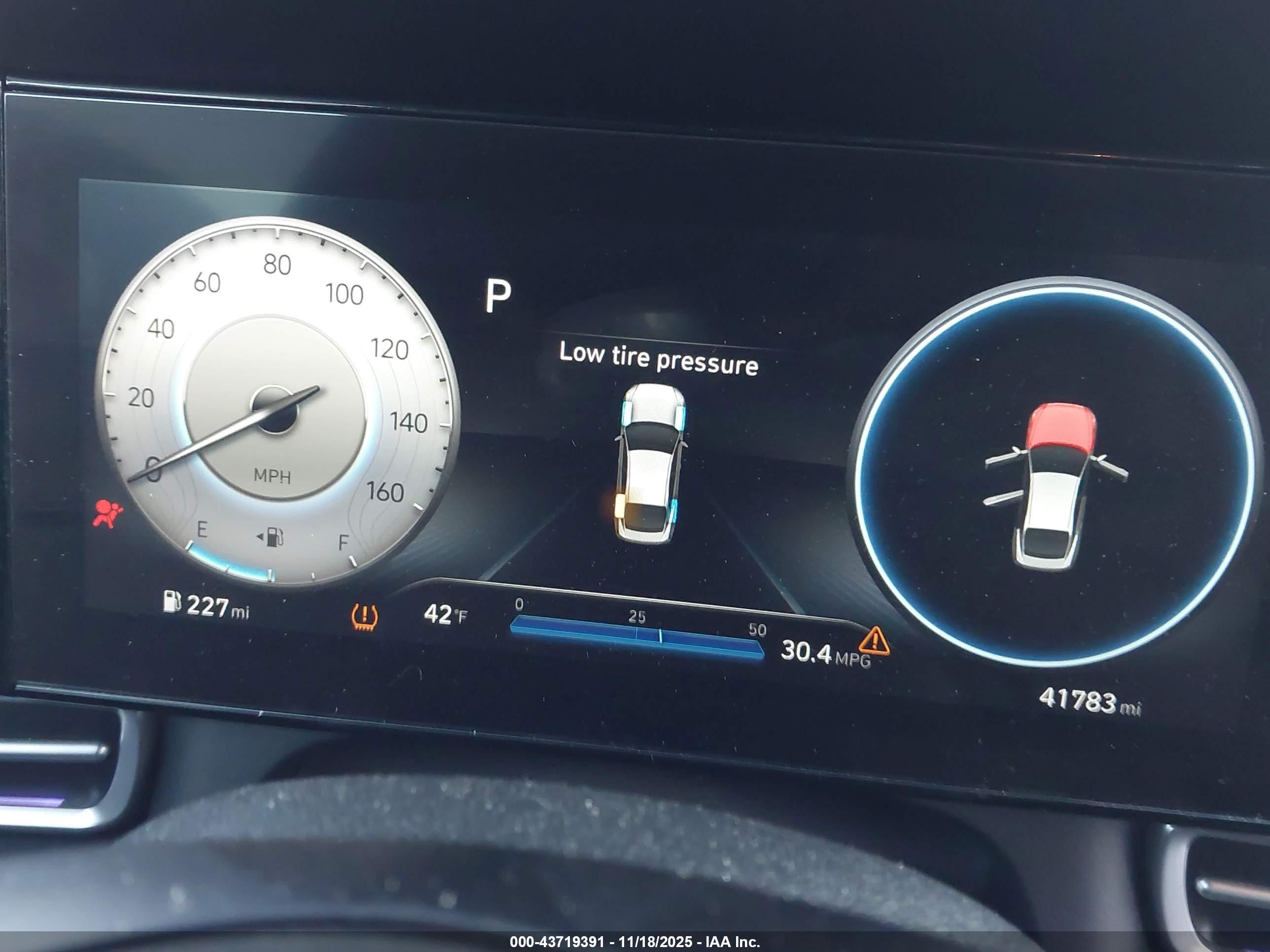 HYUNDAI ELANTRA image 7