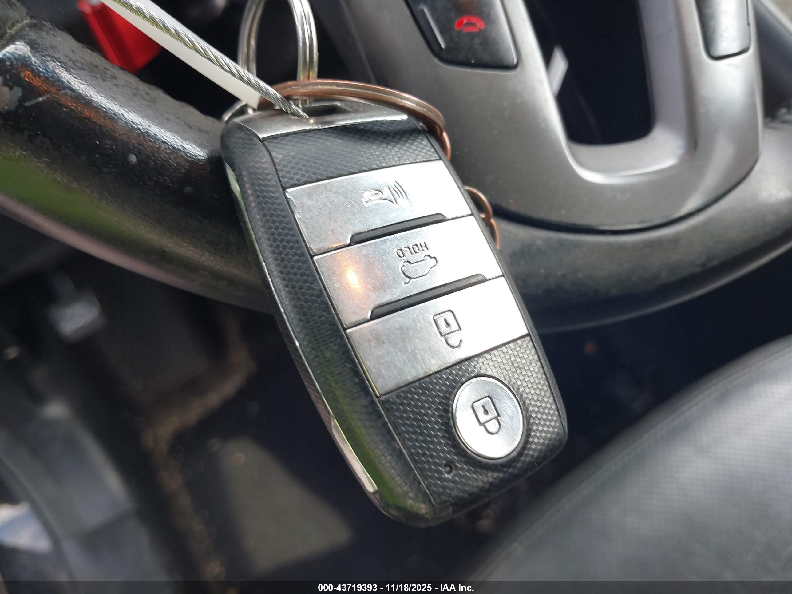 KIA SPORTAGE image 11