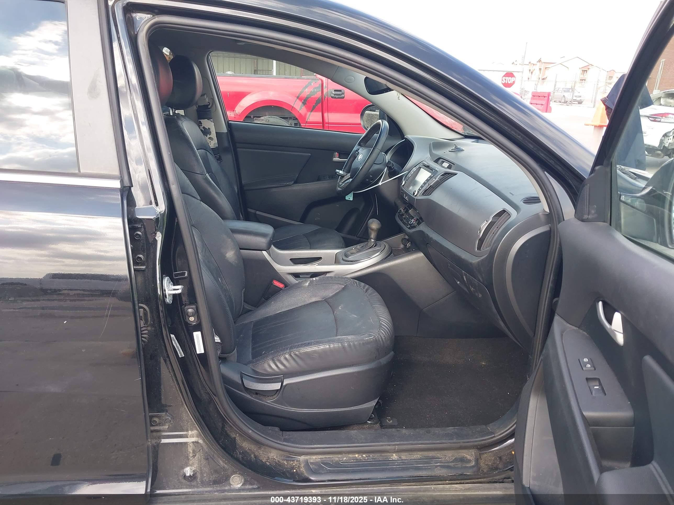 KIA SPORTAGE image 5