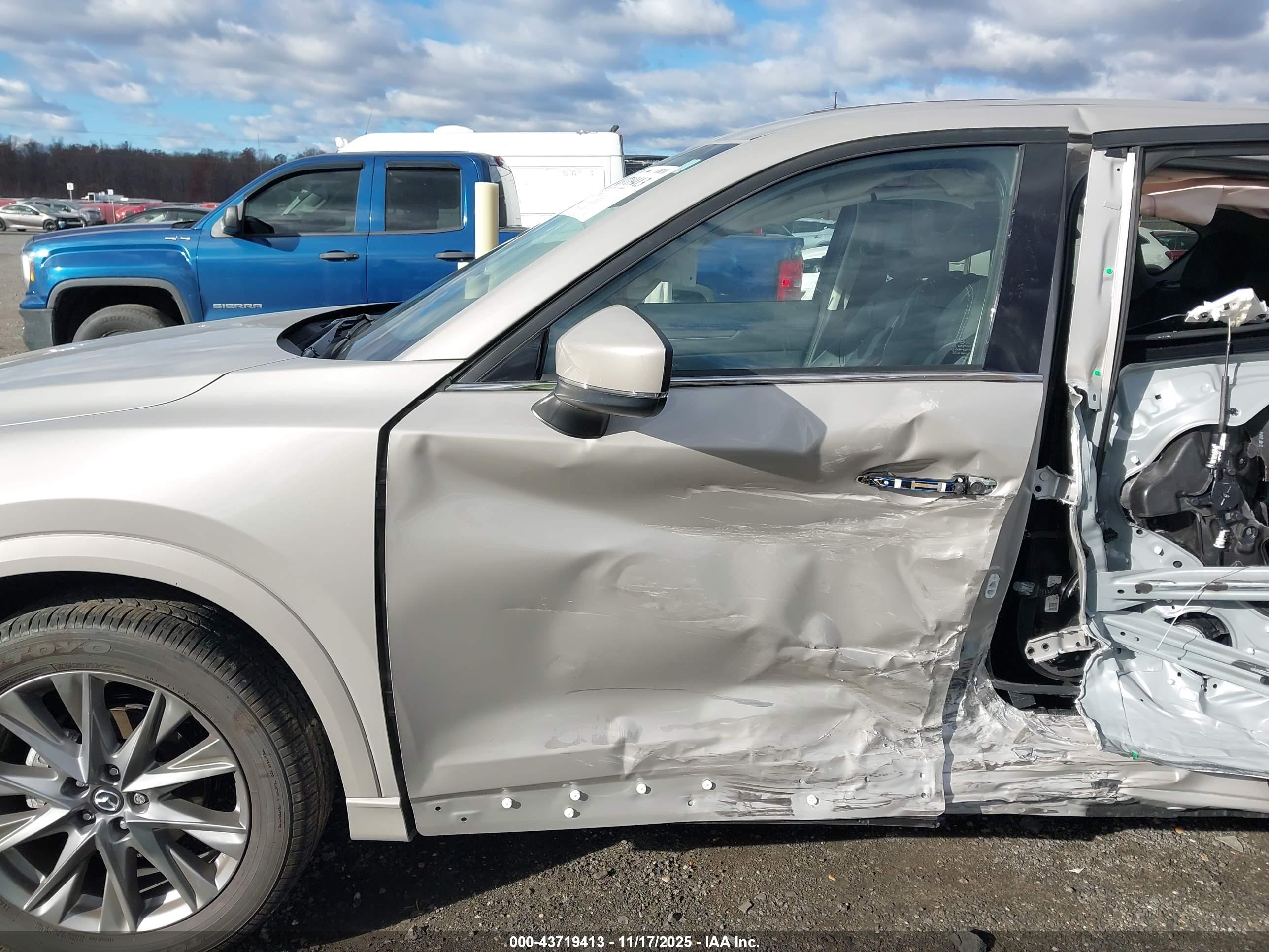 MAZDA CX-5 image 6