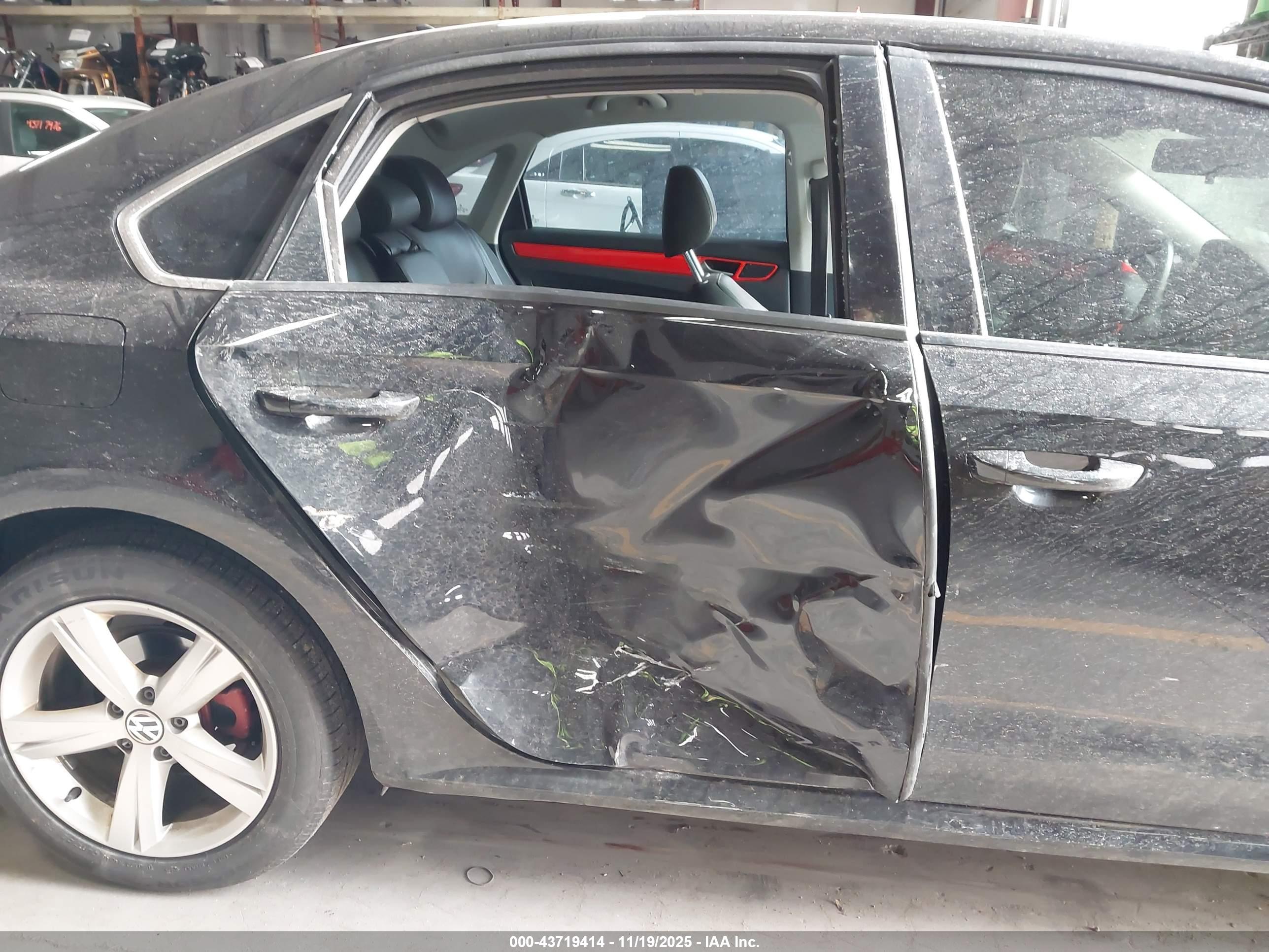 VOLKSWAGEN PASSAT image 6
