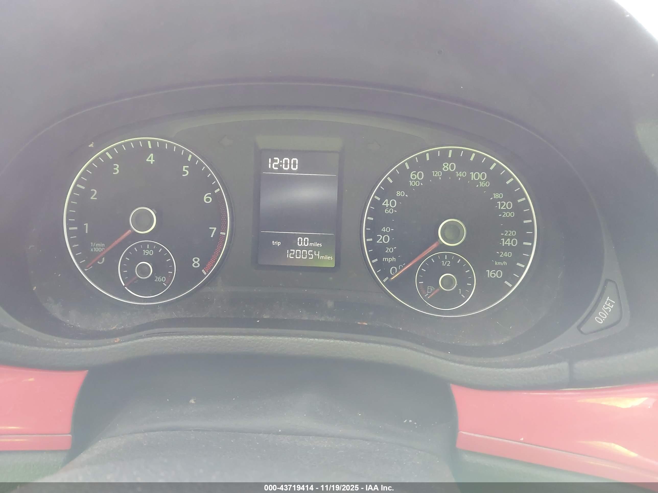 VOLKSWAGEN PASSAT image 7
