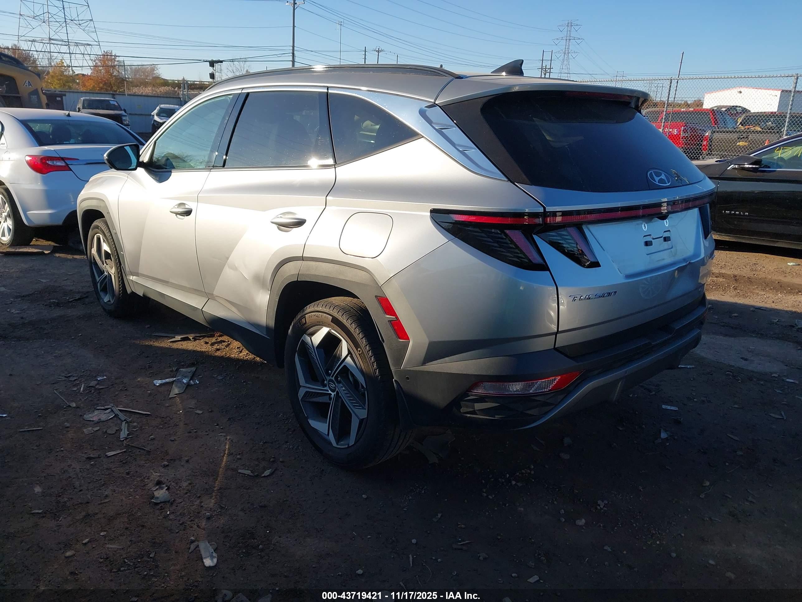 HYUNDAI TUCSON image 3