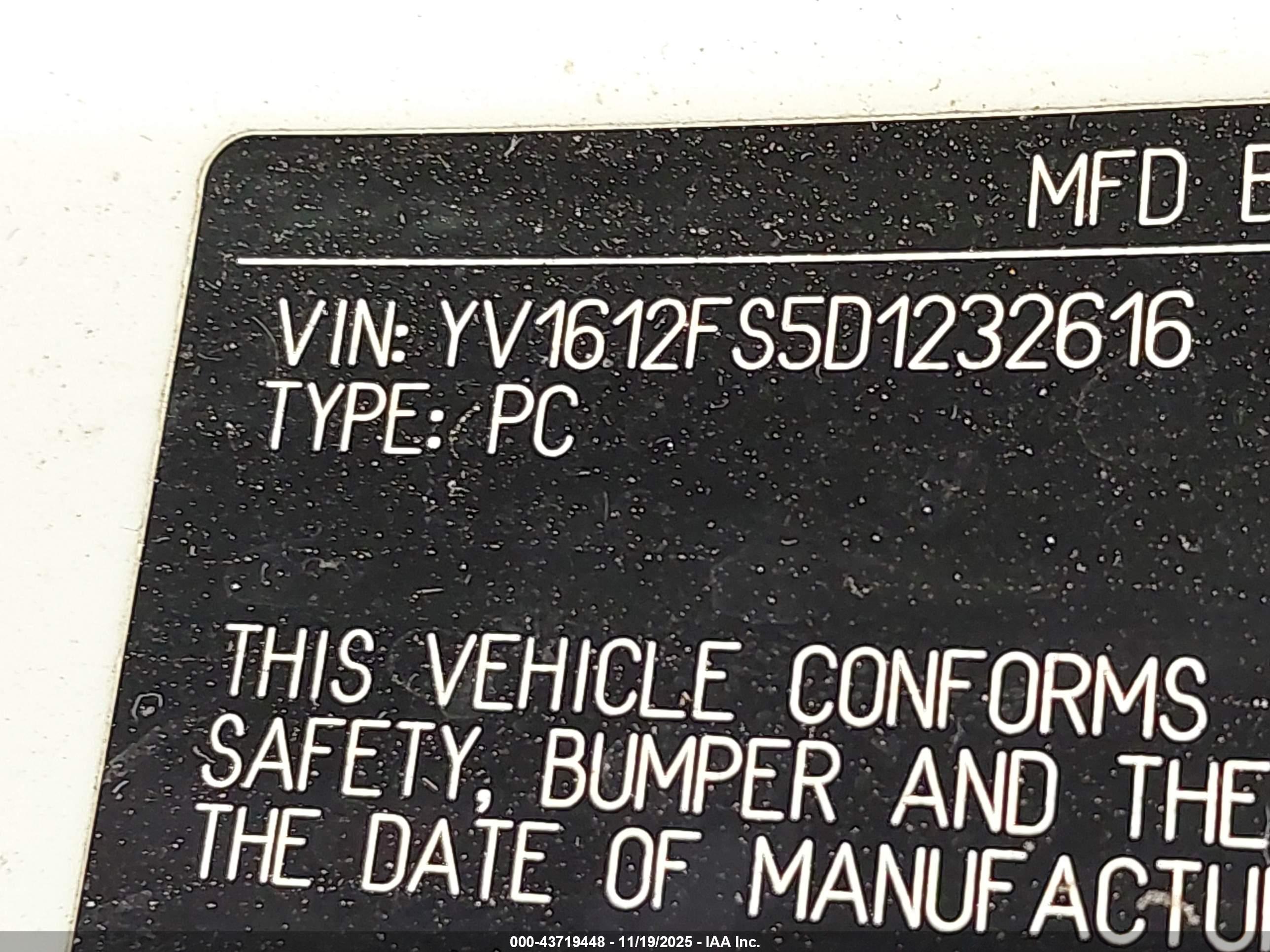 VOLVO S60 image 9