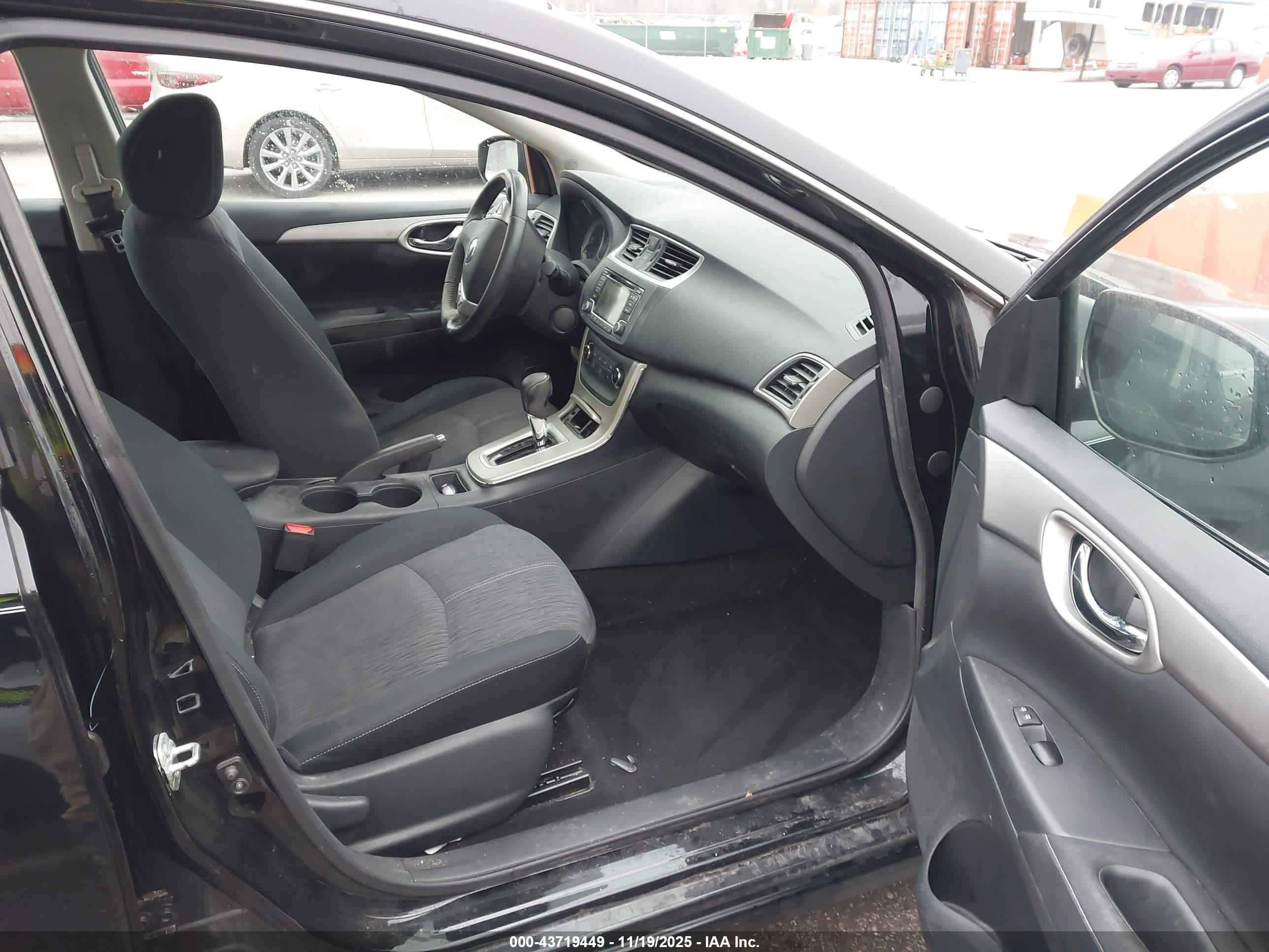 NISSAN SENTRA image 5