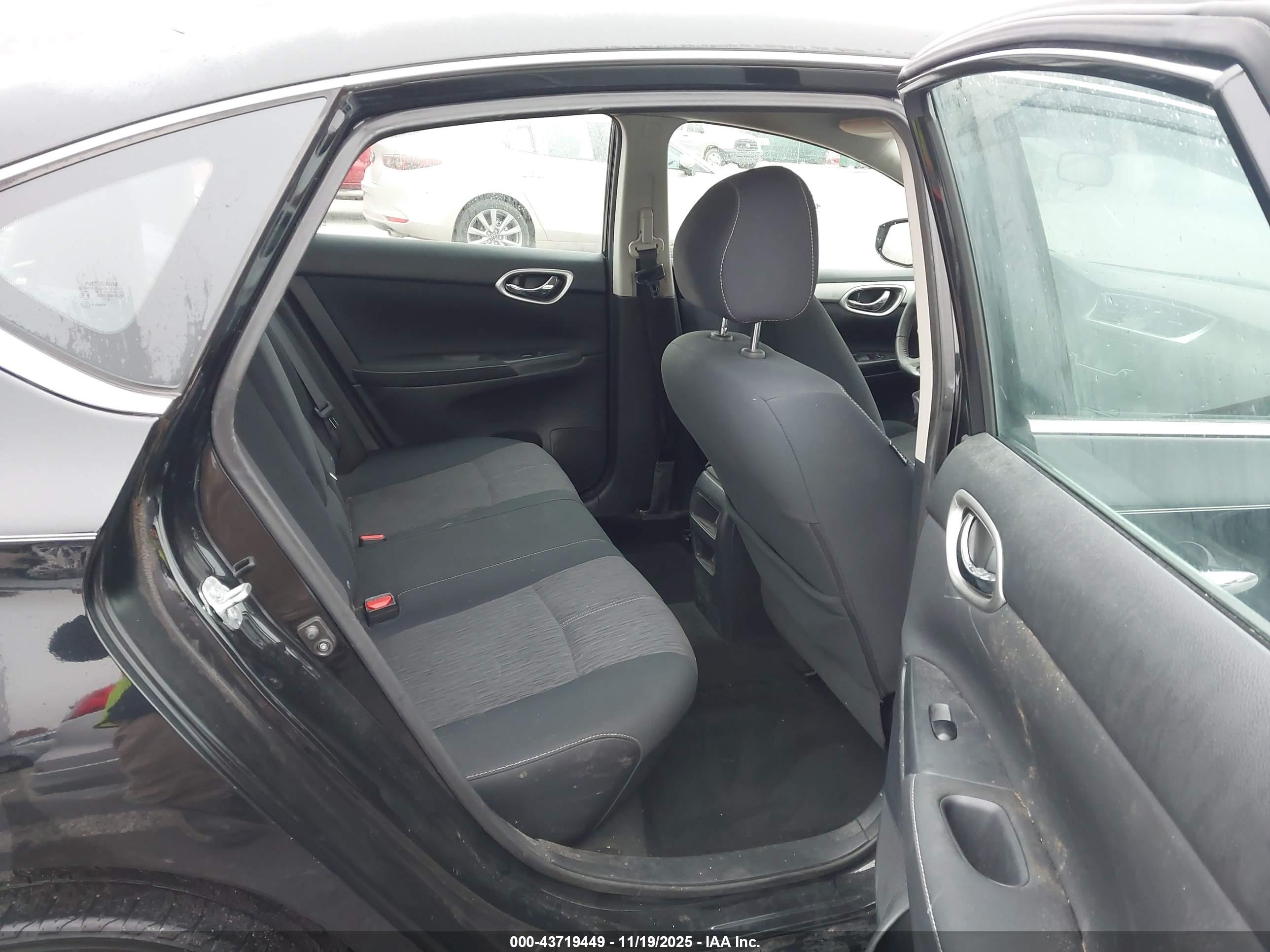 NISSAN SENTRA image 8