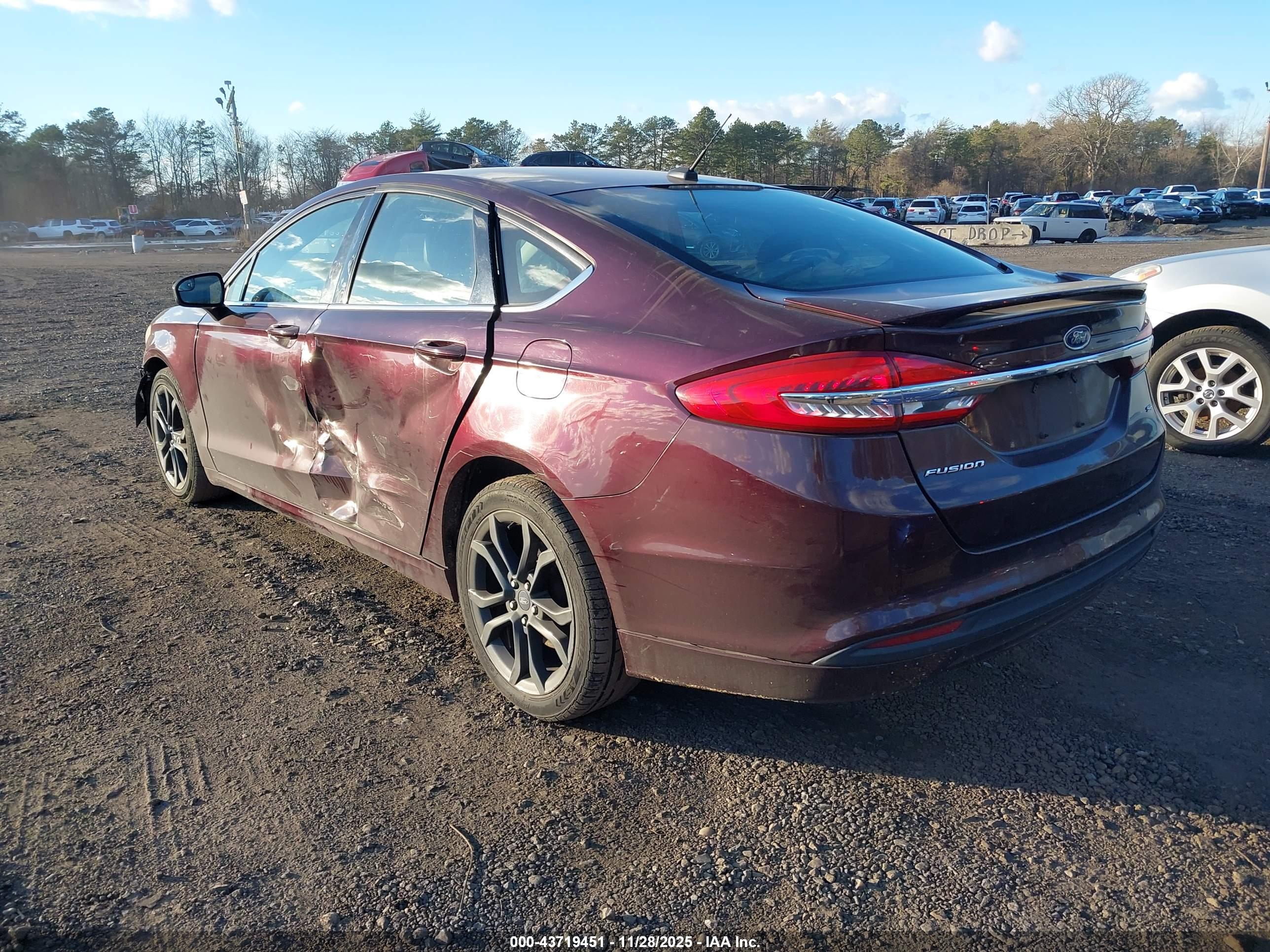 FORD FUSION image 3