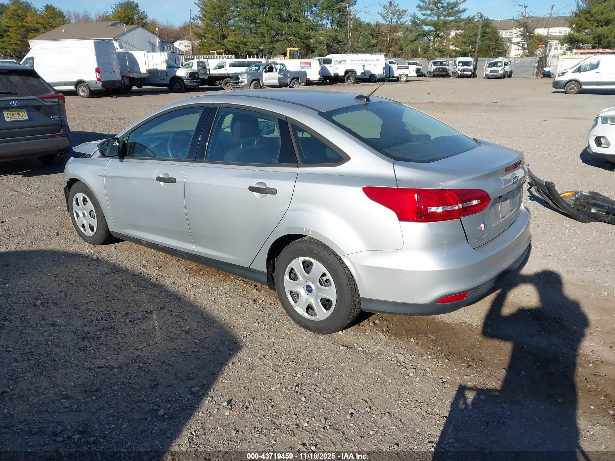 FORD FOCUS image 3