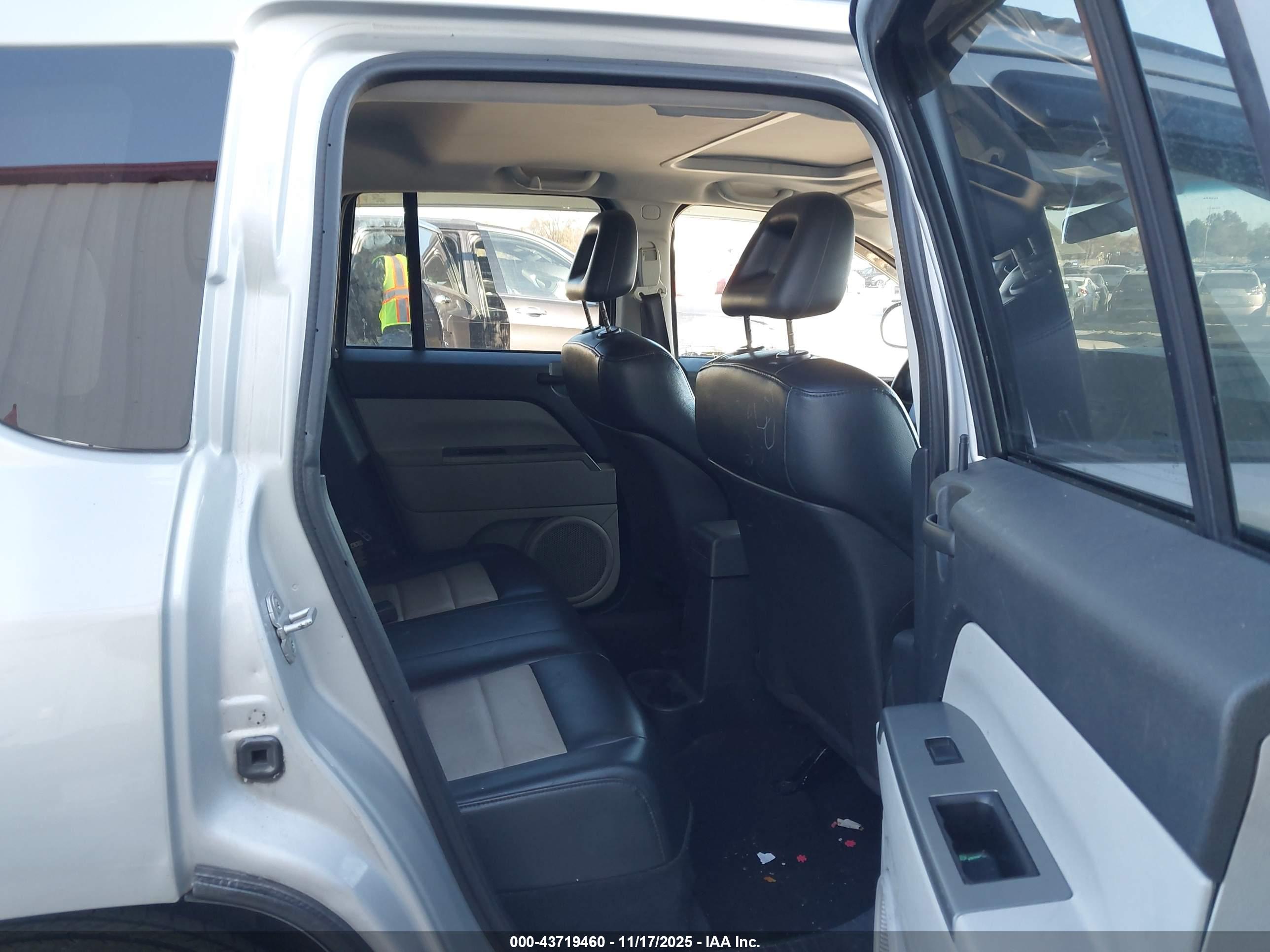 JEEP COMPASS image 8