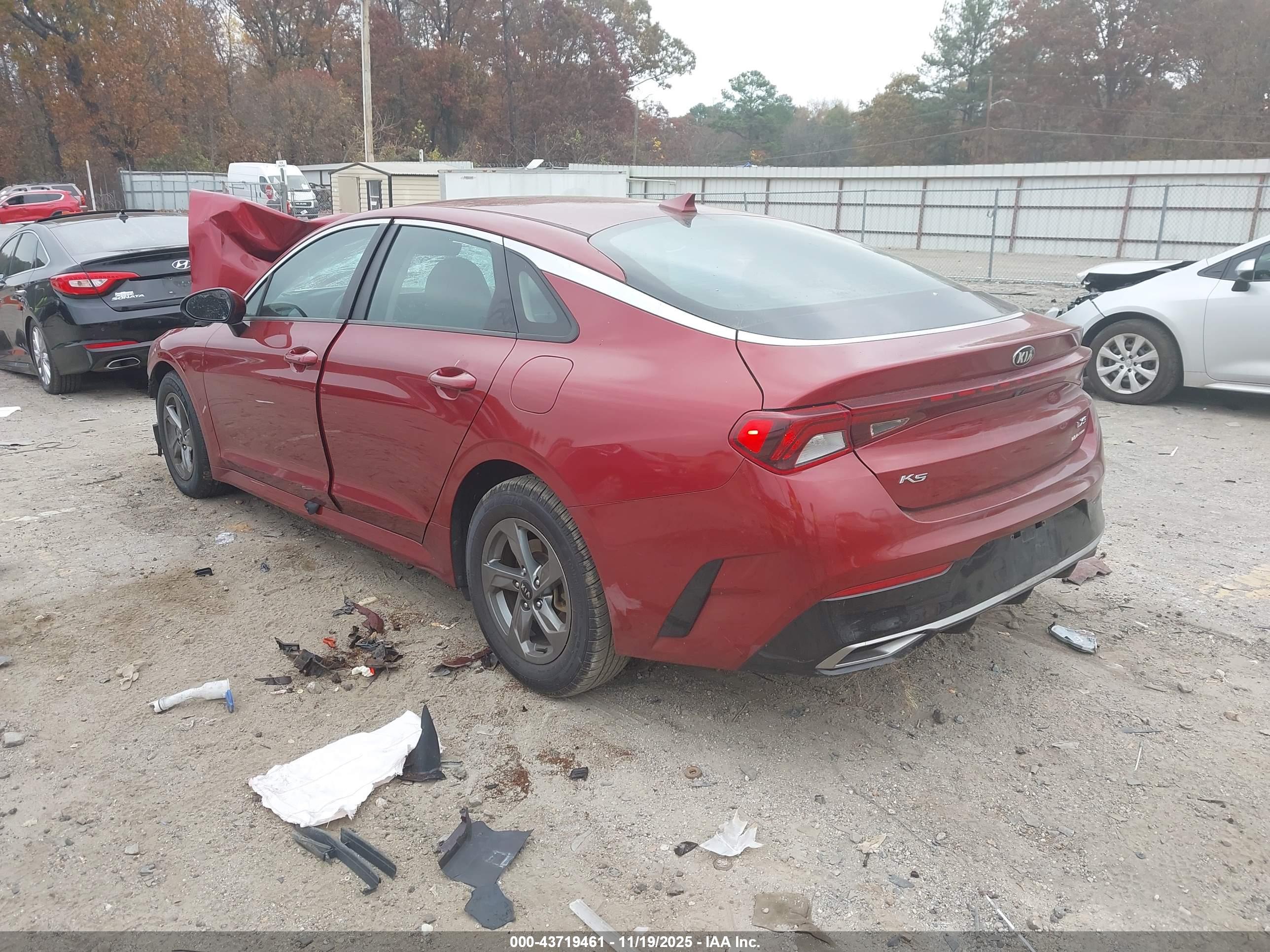 KIA K5 image 3