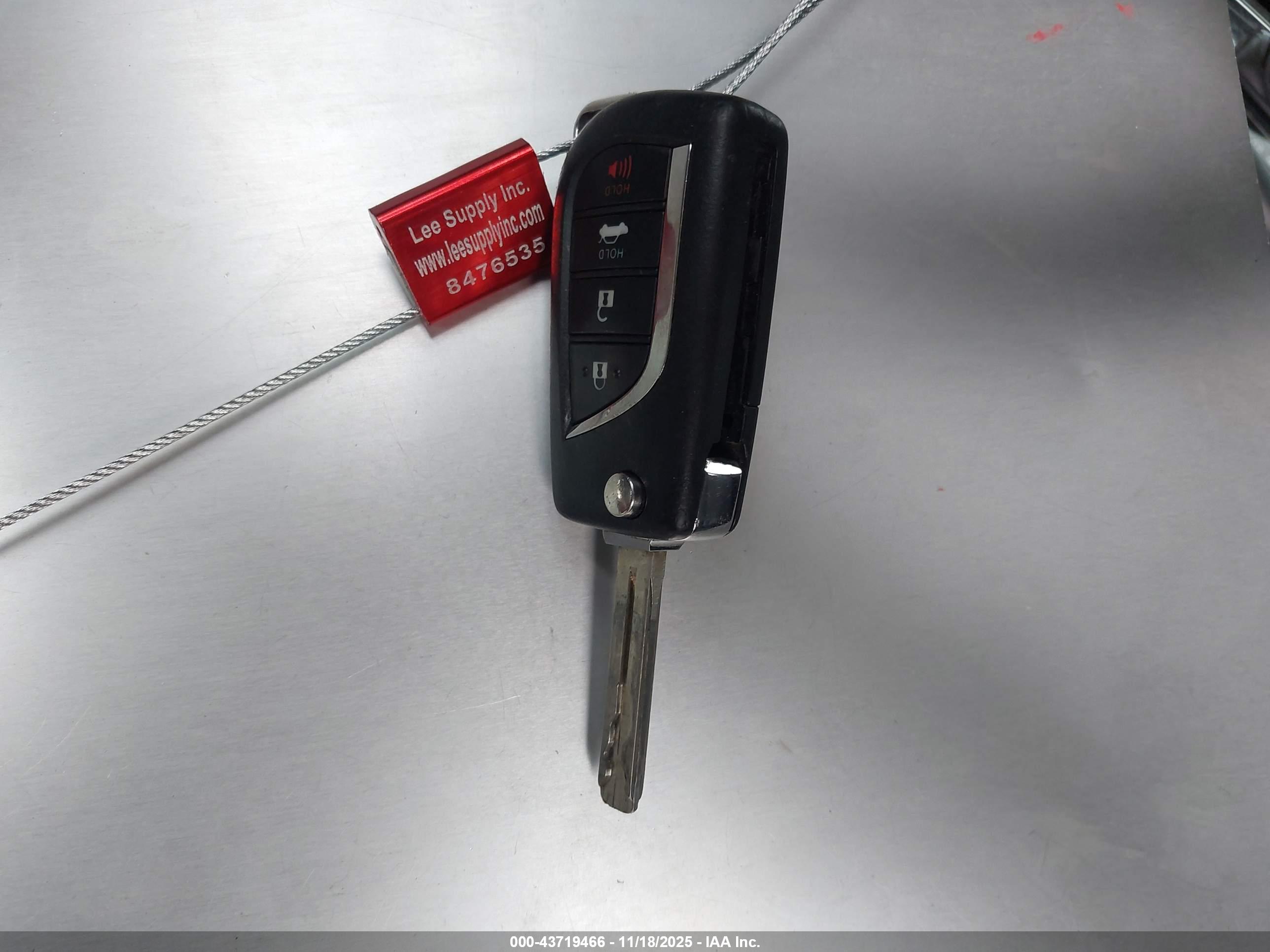 TOYOTA COROLLA image 11
