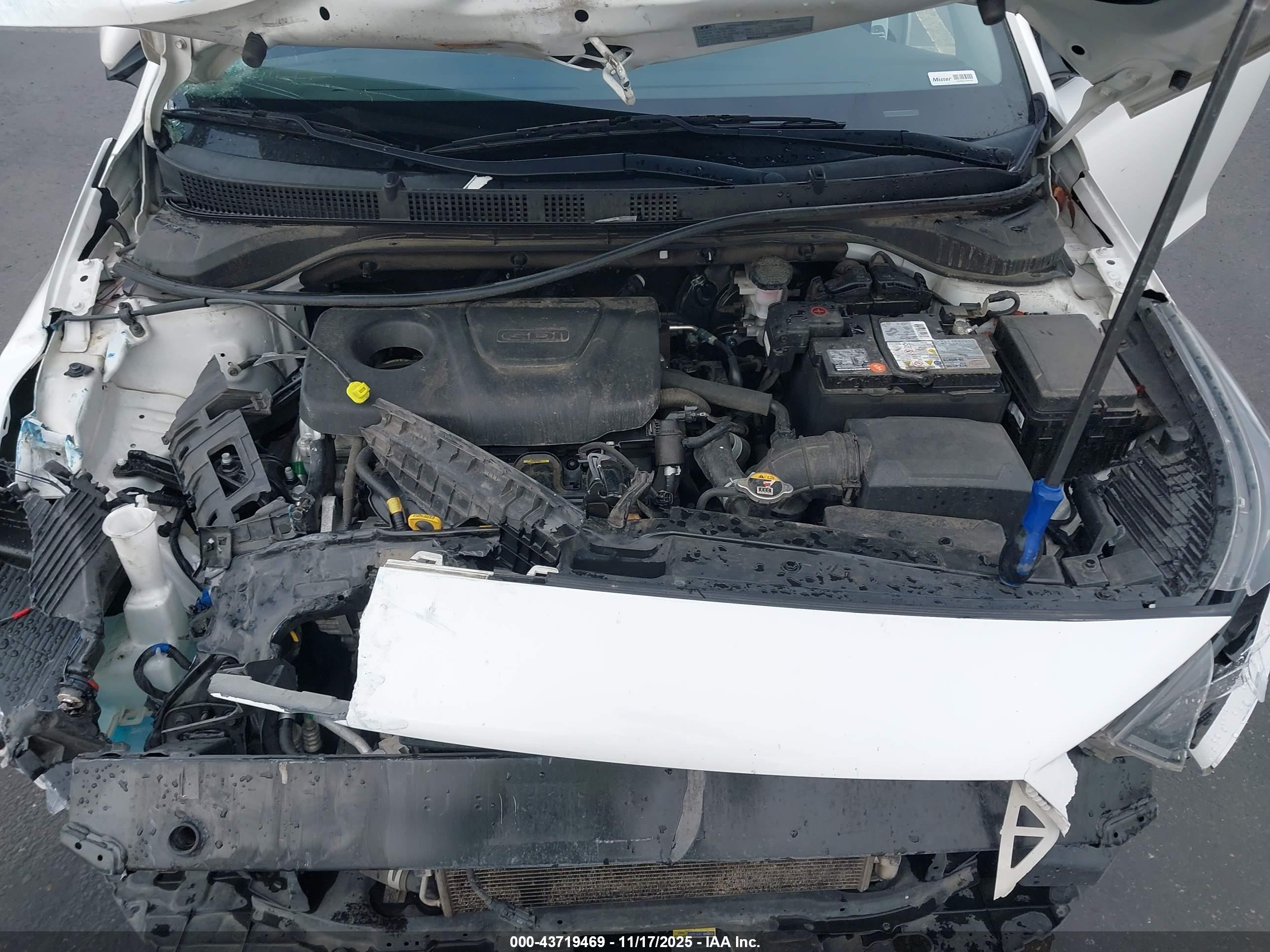 HYUNDAI ACCENT image 10