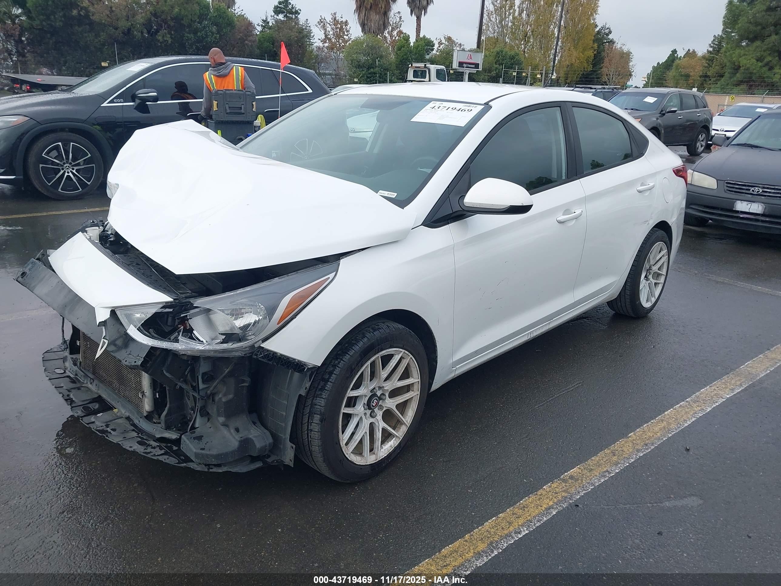 HYUNDAI ACCENT image 2