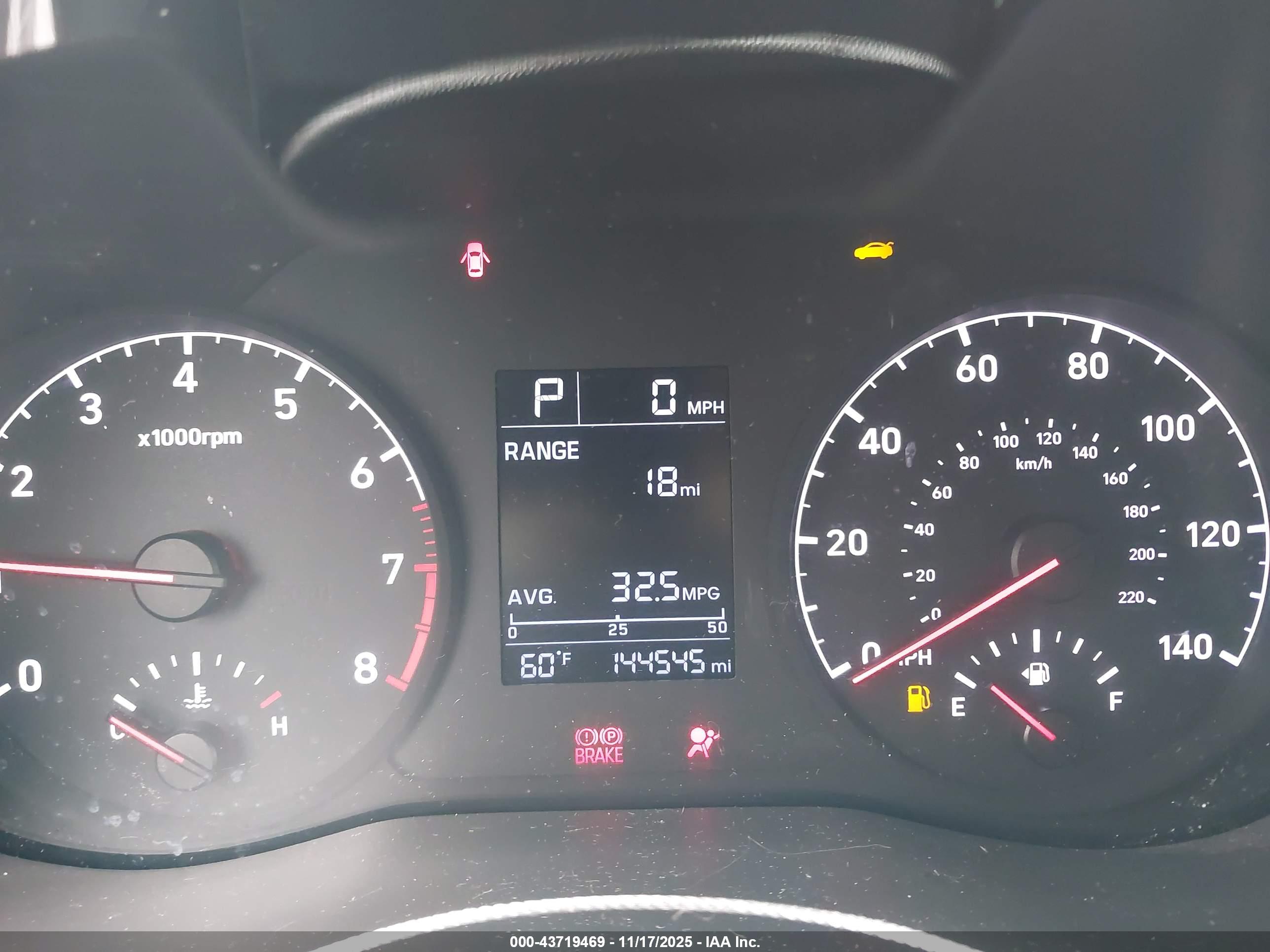 HYUNDAI ACCENT image 7