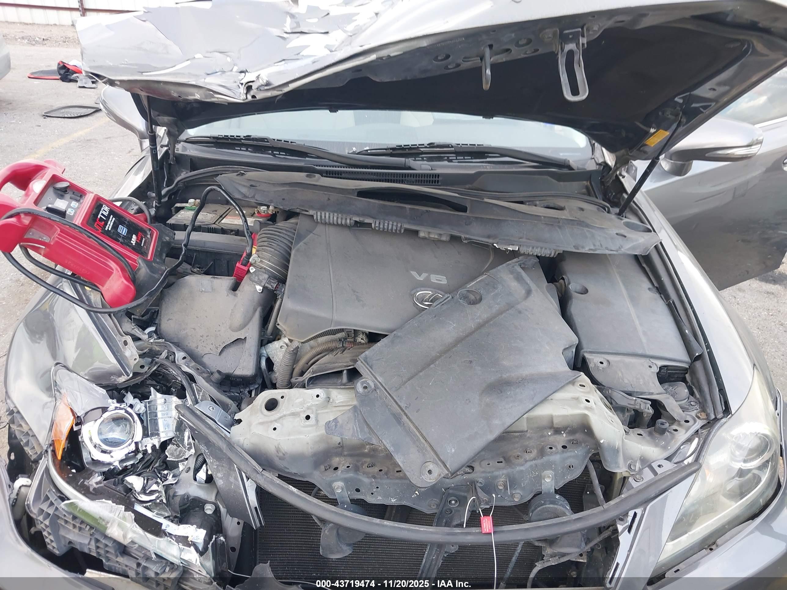 LEXUS IS image 10