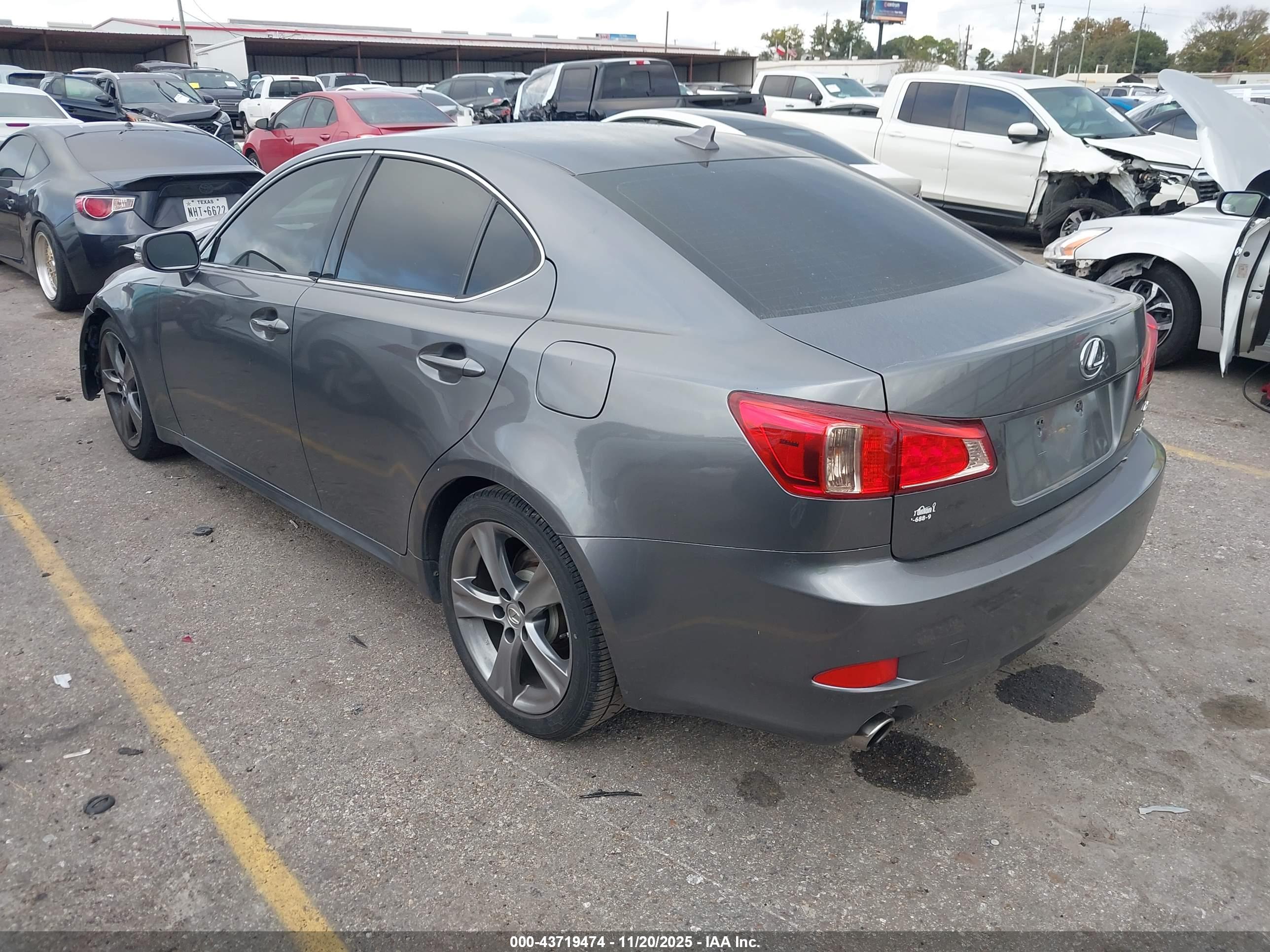 LEXUS IS image 3