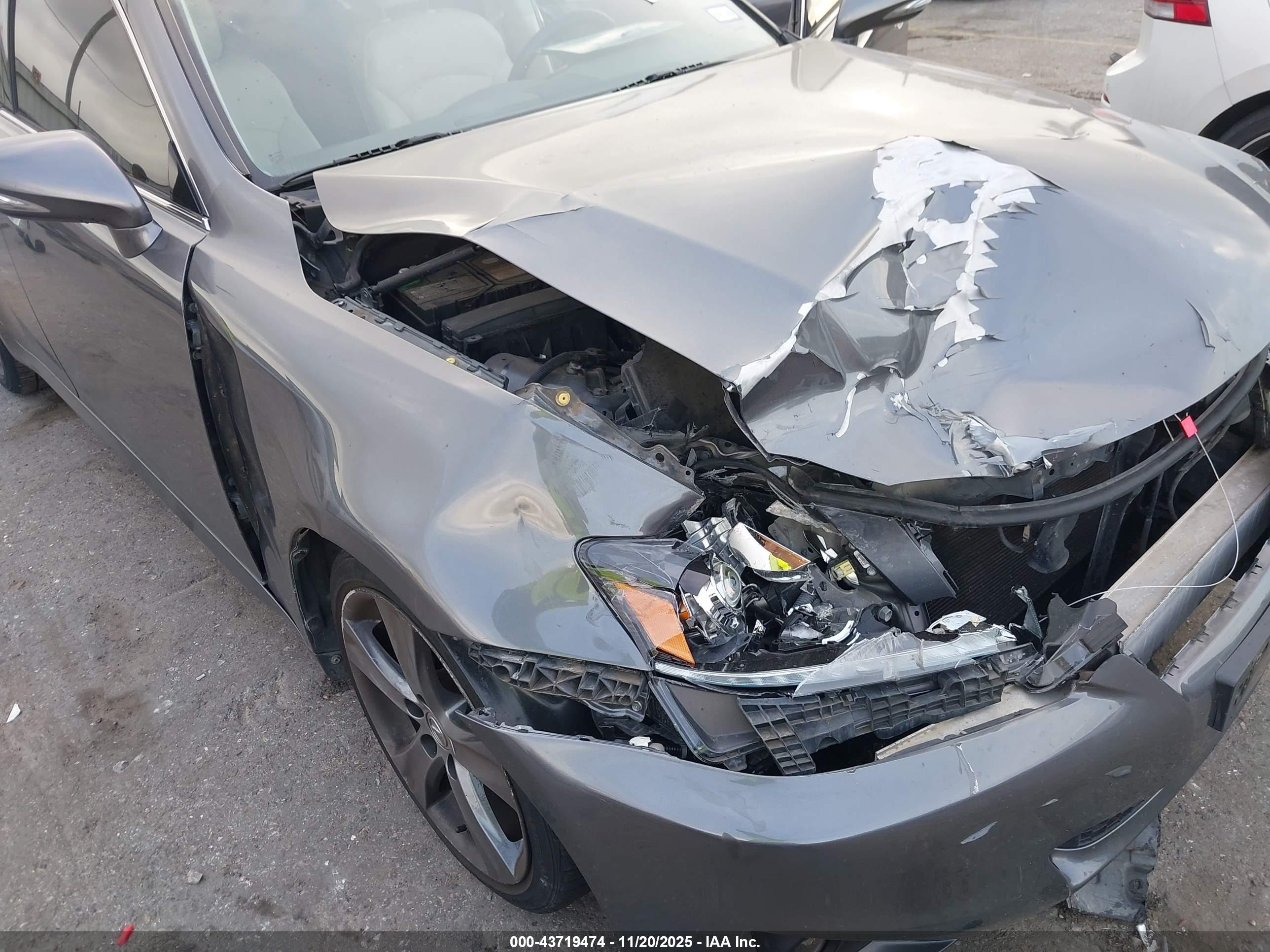 LEXUS IS image 6