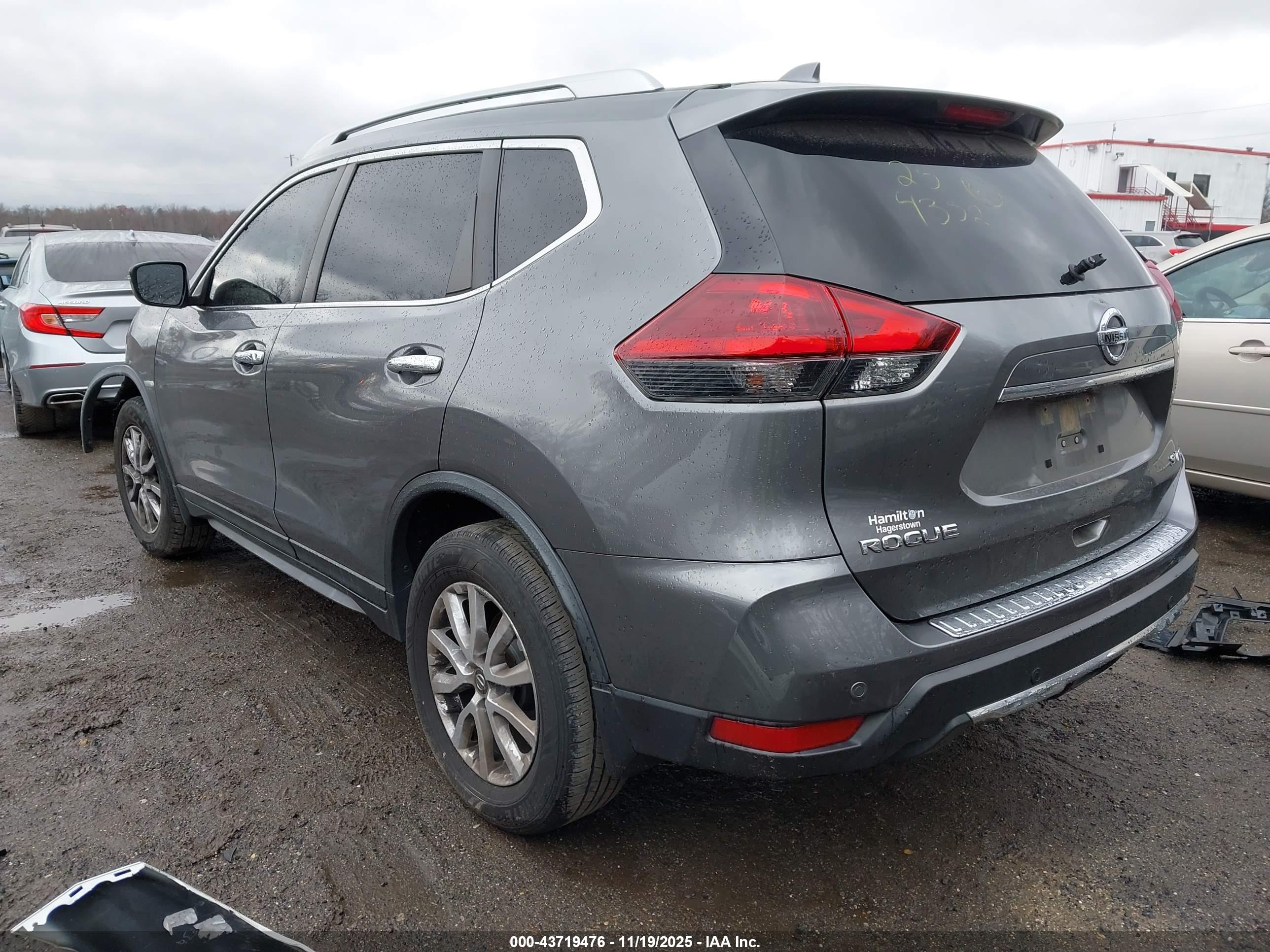 NISSAN ROGUE image 3