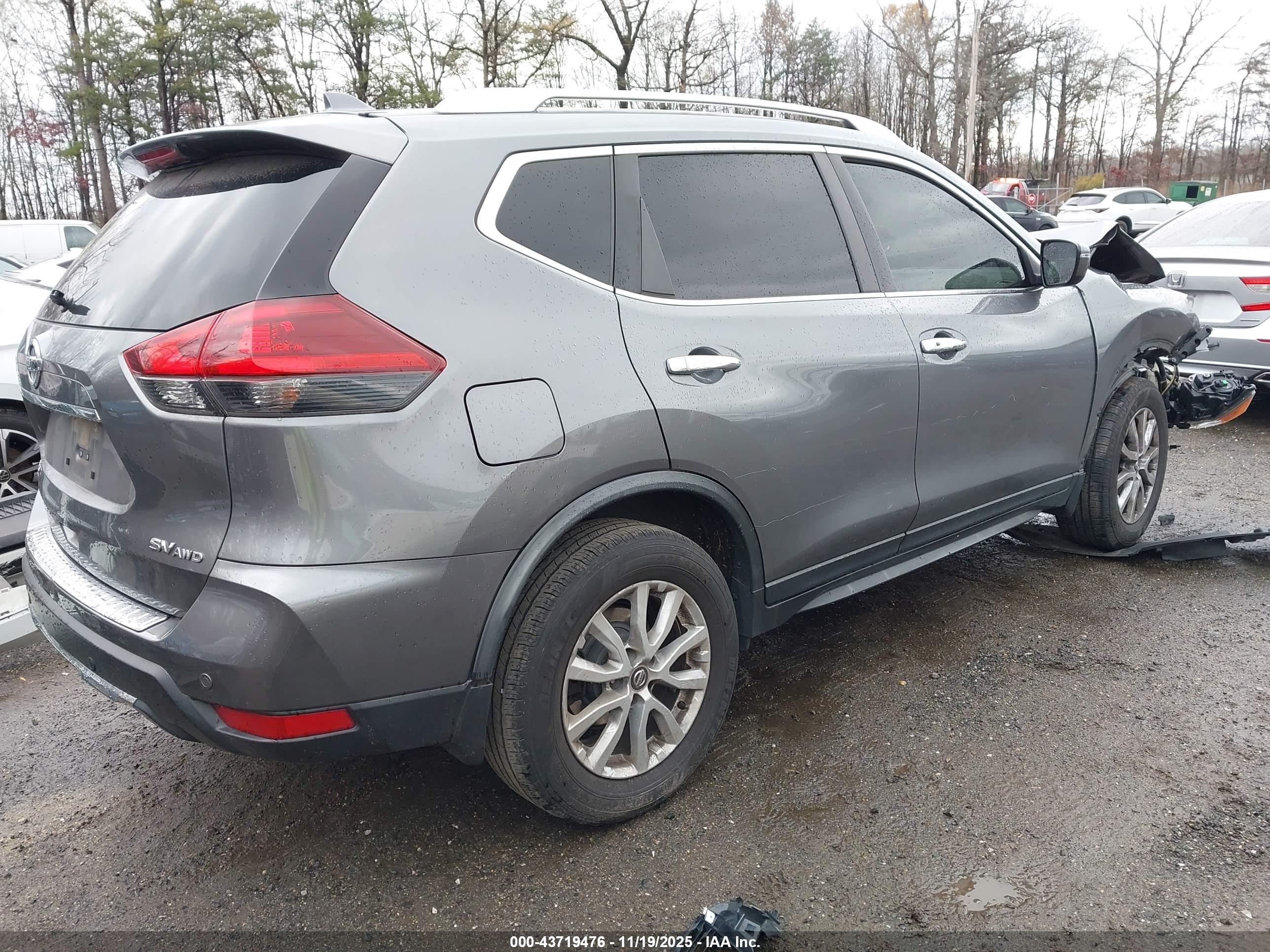 NISSAN ROGUE image 4