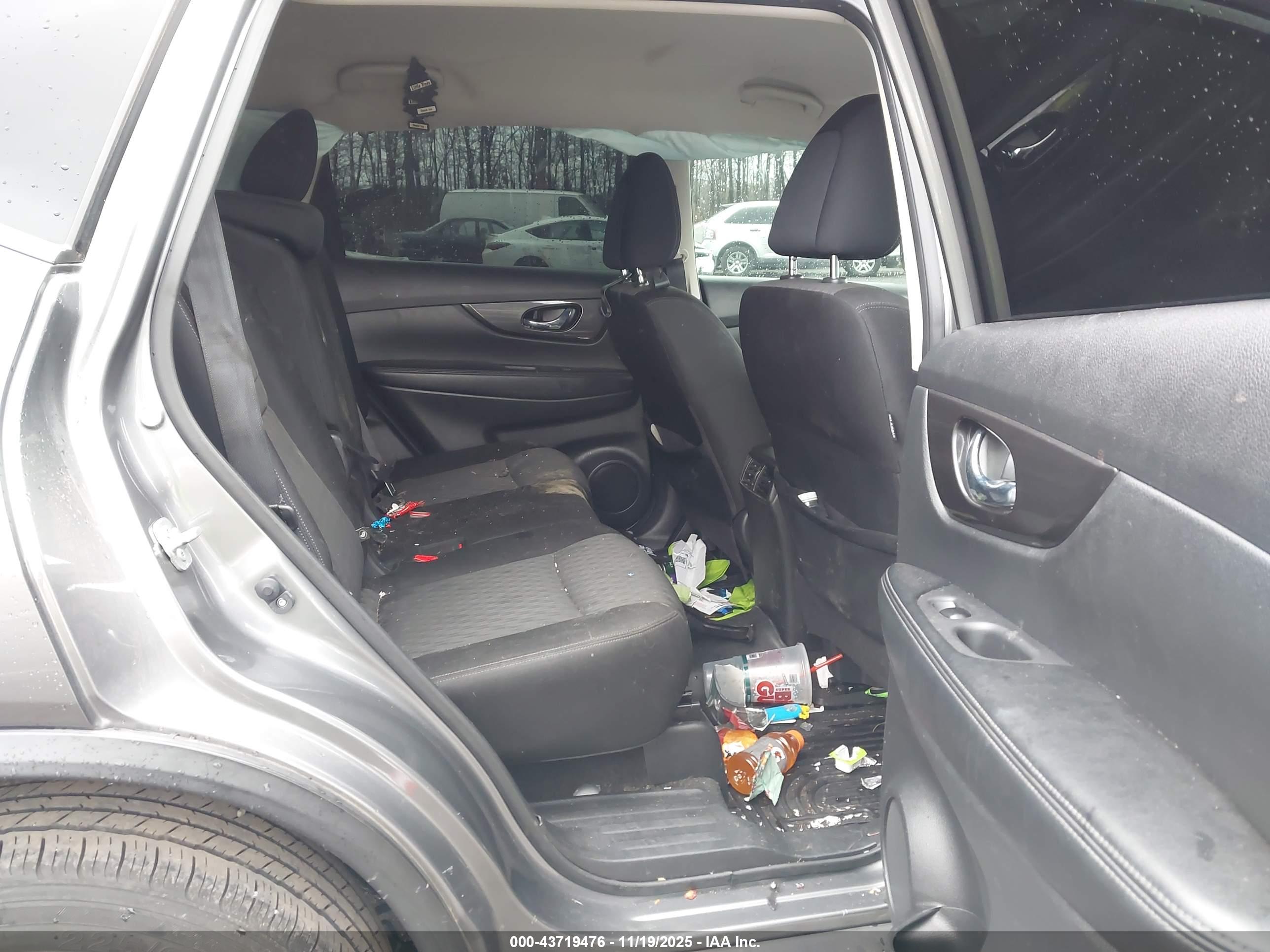 NISSAN ROGUE image 8