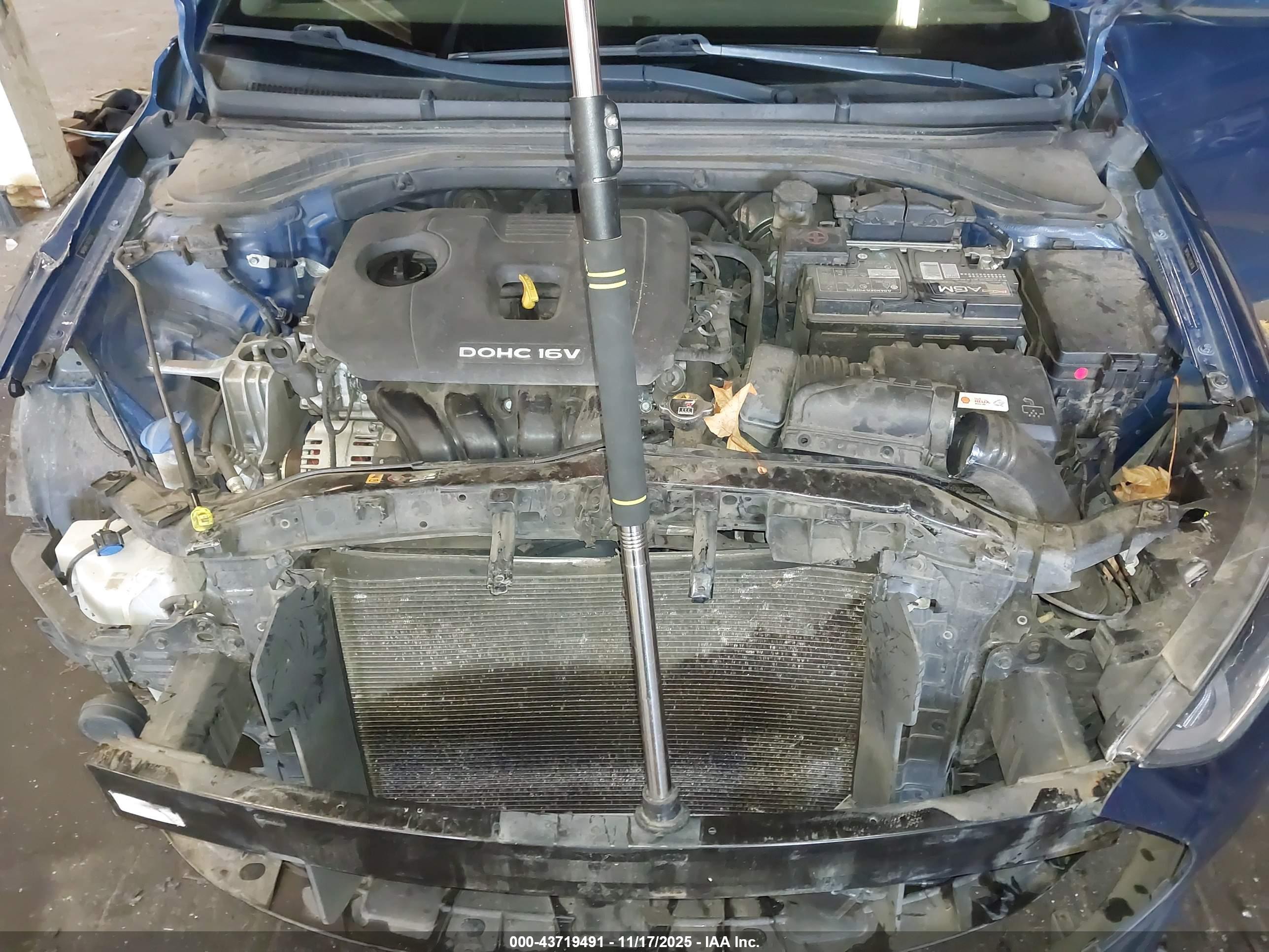 HYUNDAI ELANTRA image 10