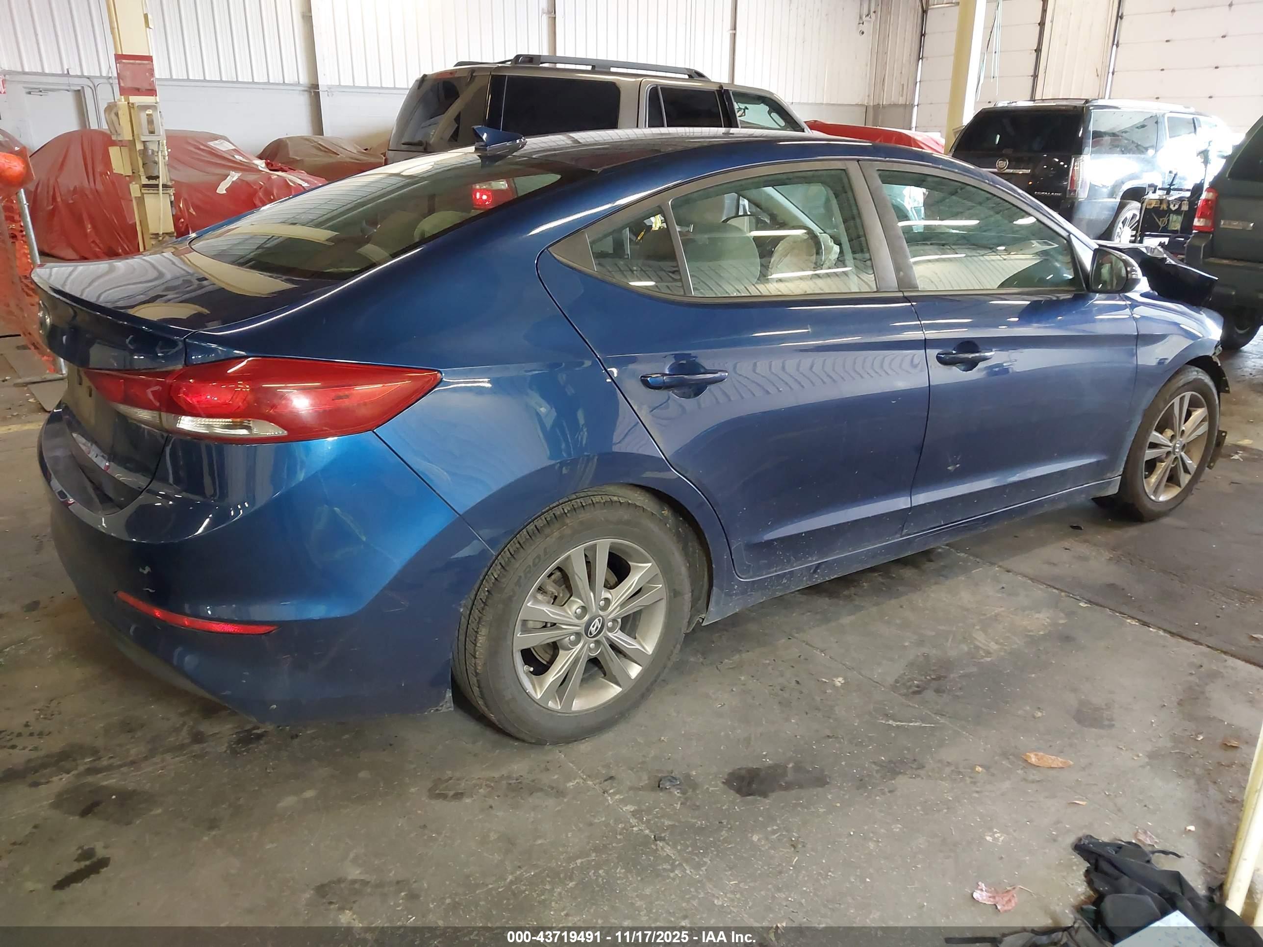 HYUNDAI ELANTRA image 4