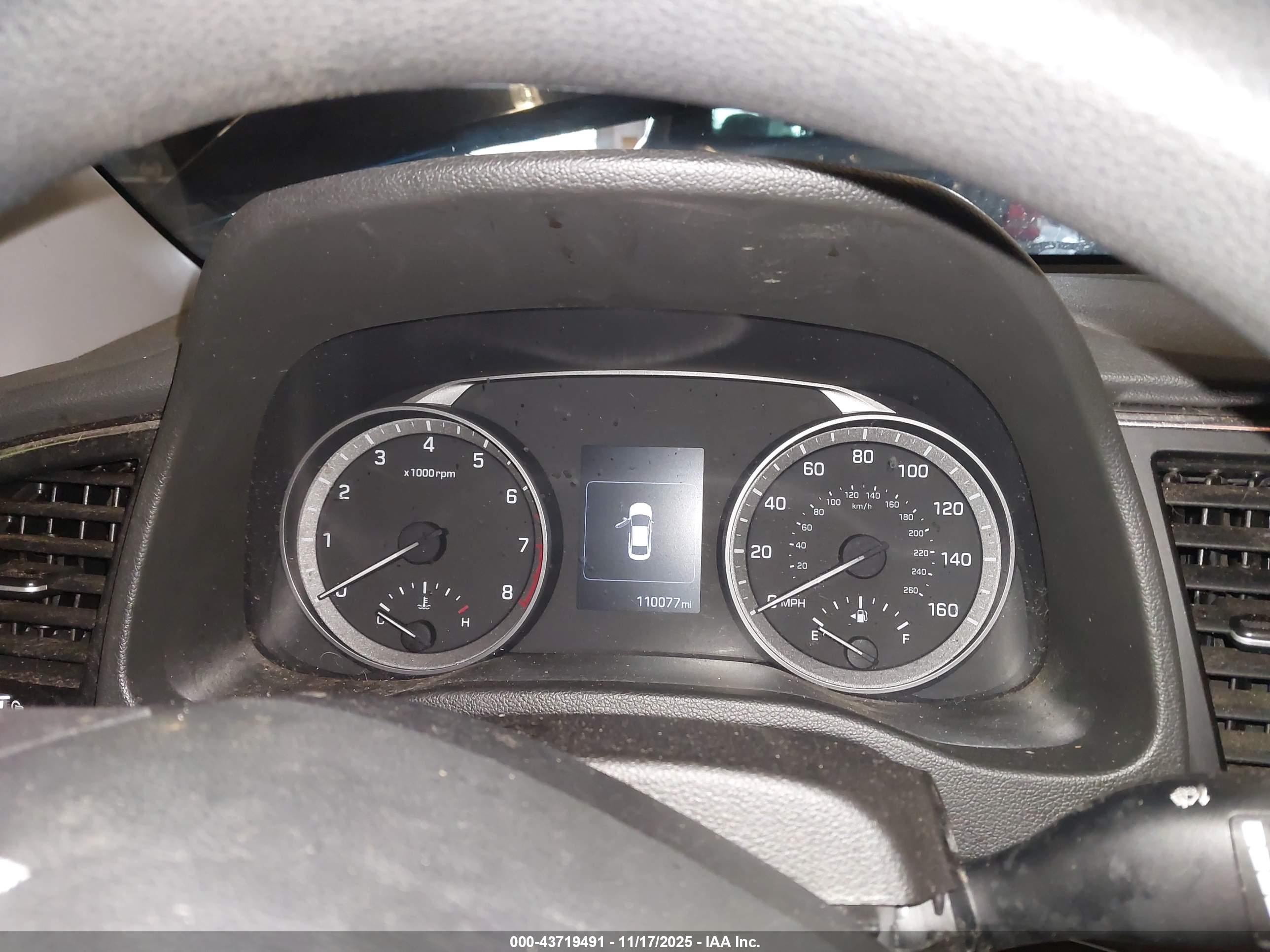 HYUNDAI ELANTRA image 7
