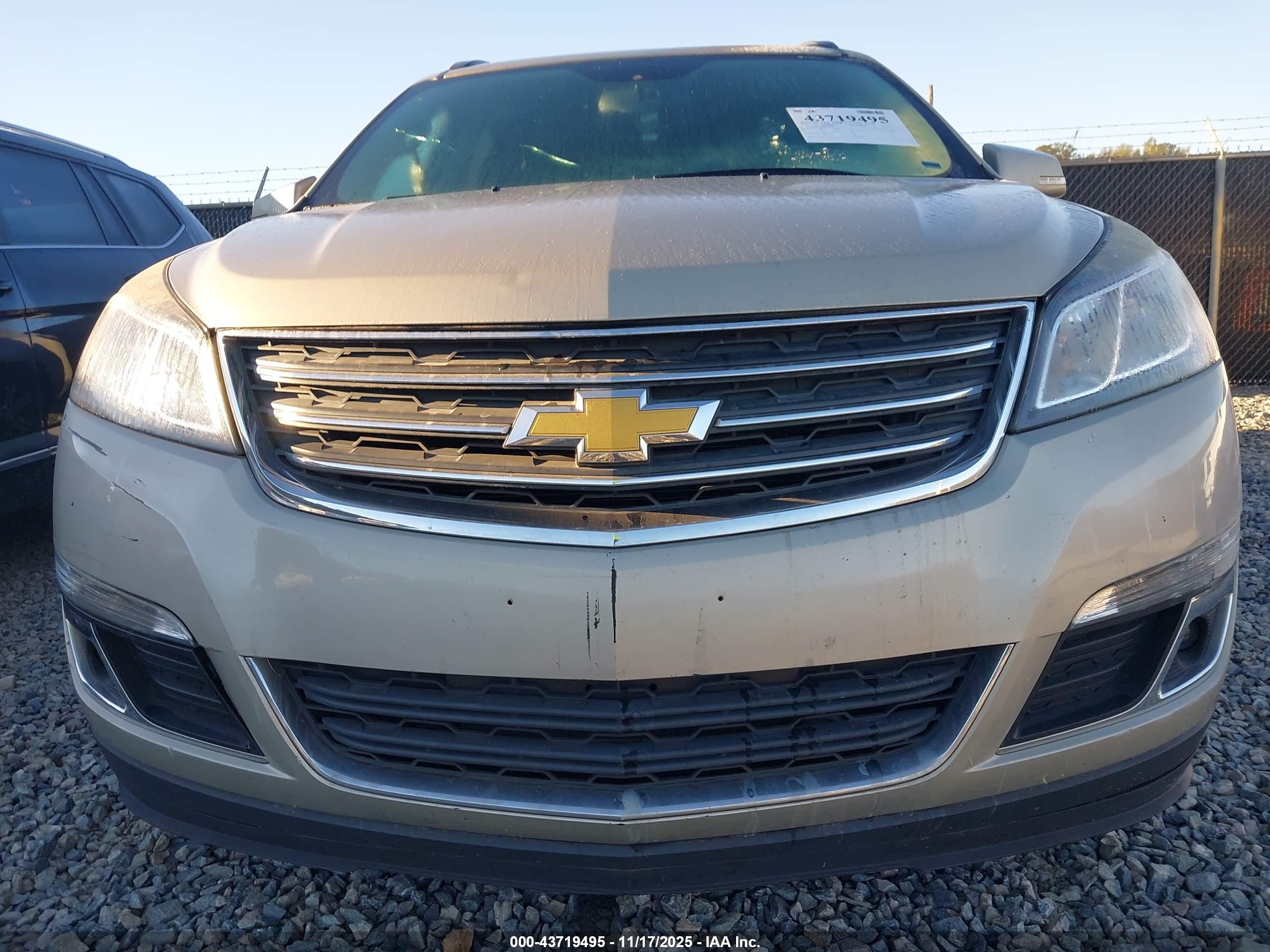 CHEVROLET TRAVERSE image 6