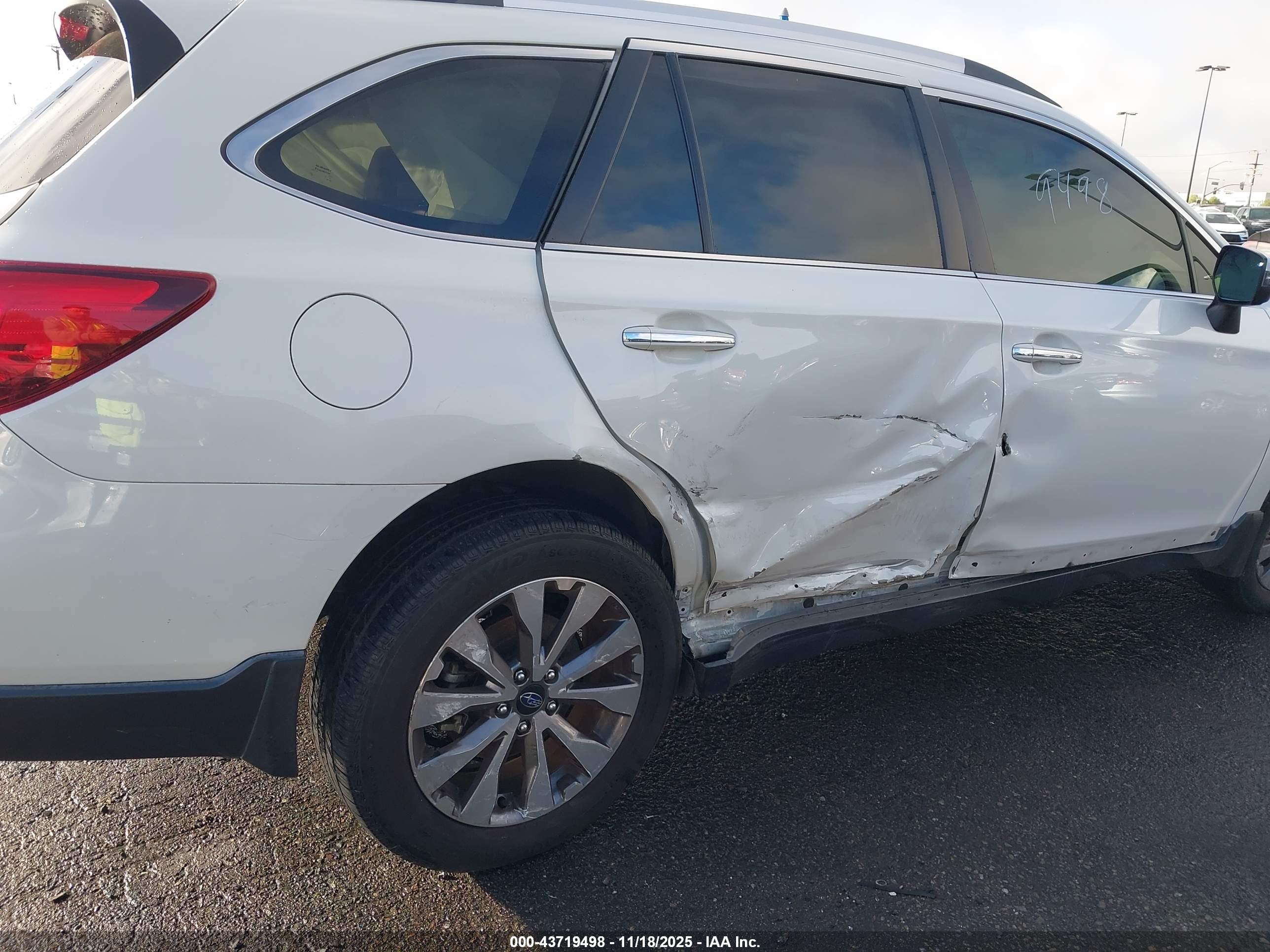 SUBARU OUTBACK image 6